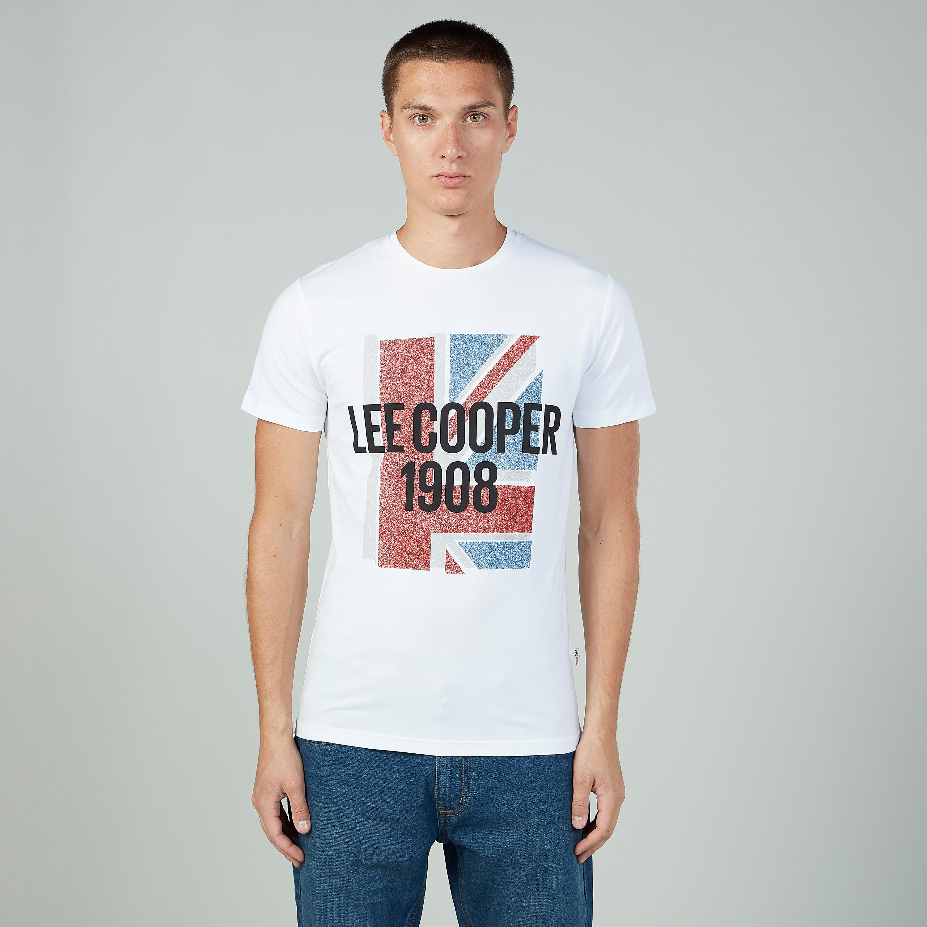 تيشيرت بياقة ضيّقة وأكمام قصيرة وطبعات من لي كوبر-men-clothing-tshirtsandpolos-tshirts-image-5