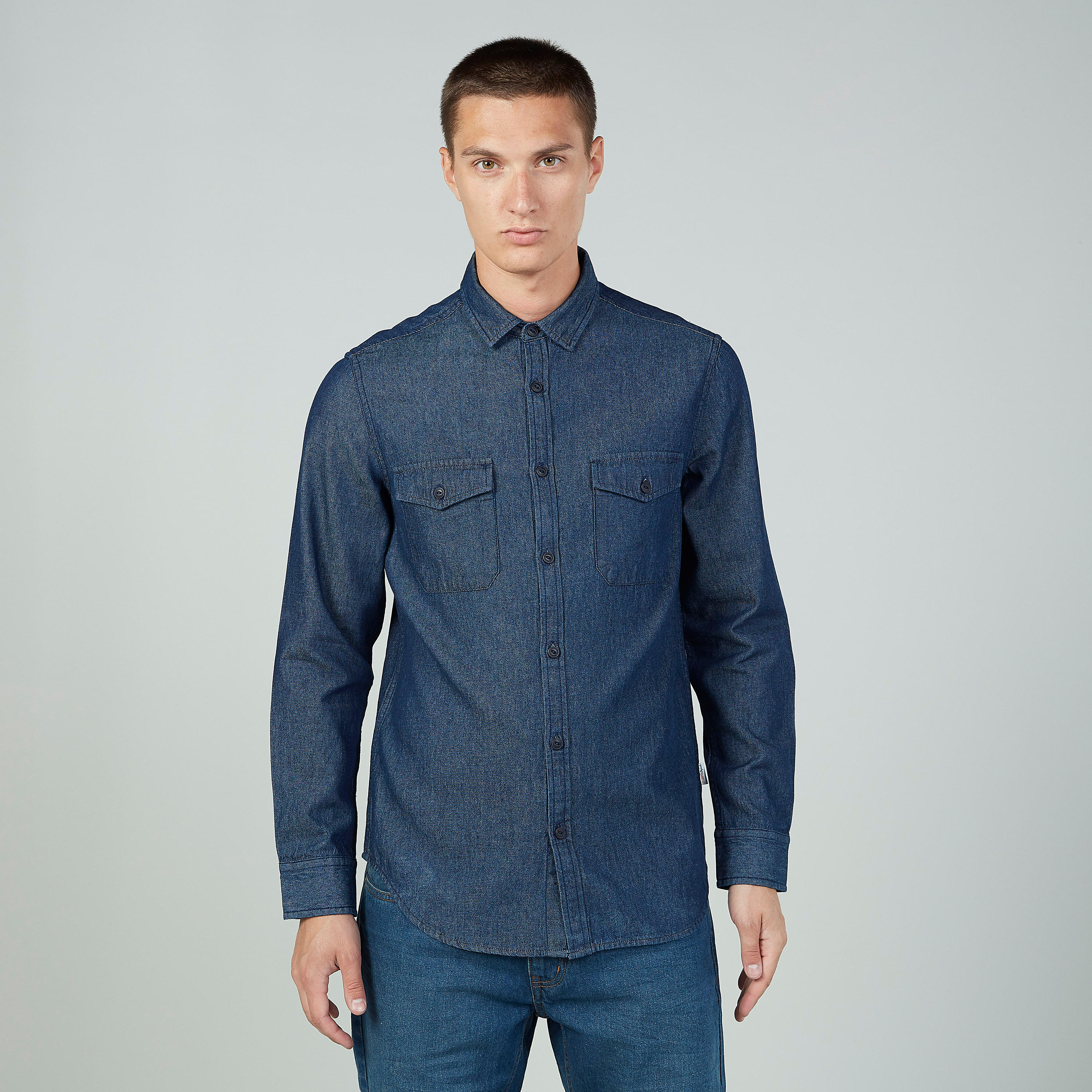 قميص سادة بأكمام طويلة وجيوب بطيّة من لي كوبر-men-clothing-shirts-image-1