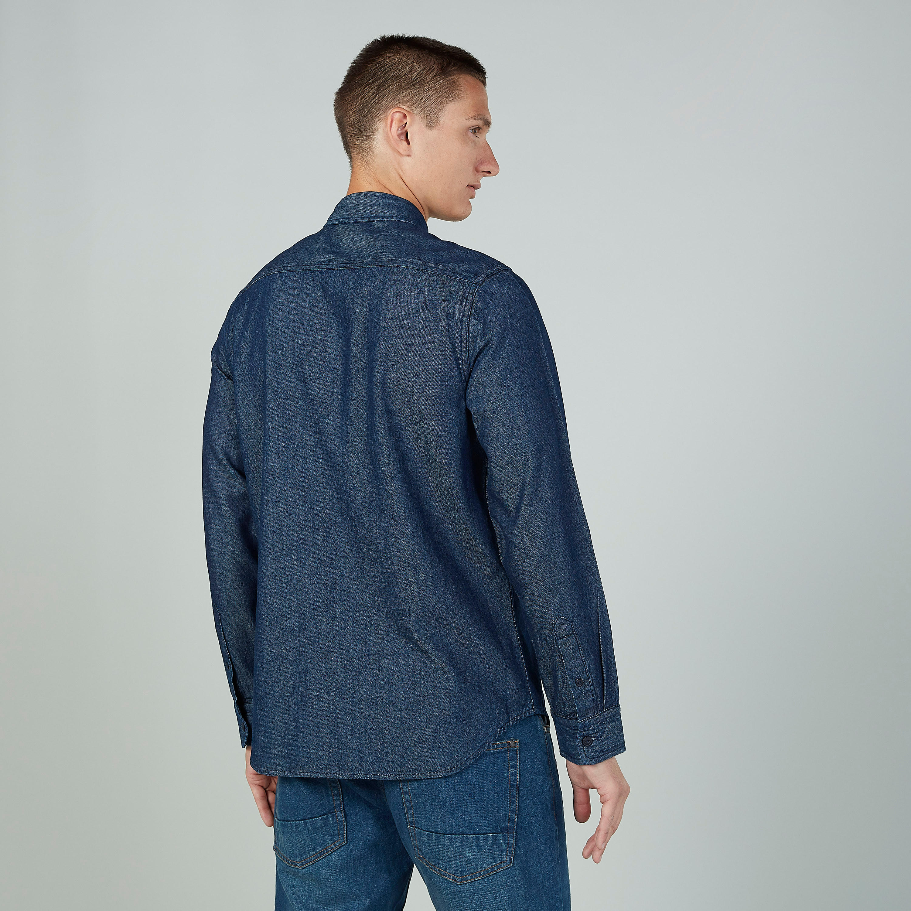 قميص سادة بأكمام طويلة وجيوب بطيّة من لي كوبر-men-clothing-shirts-image-4