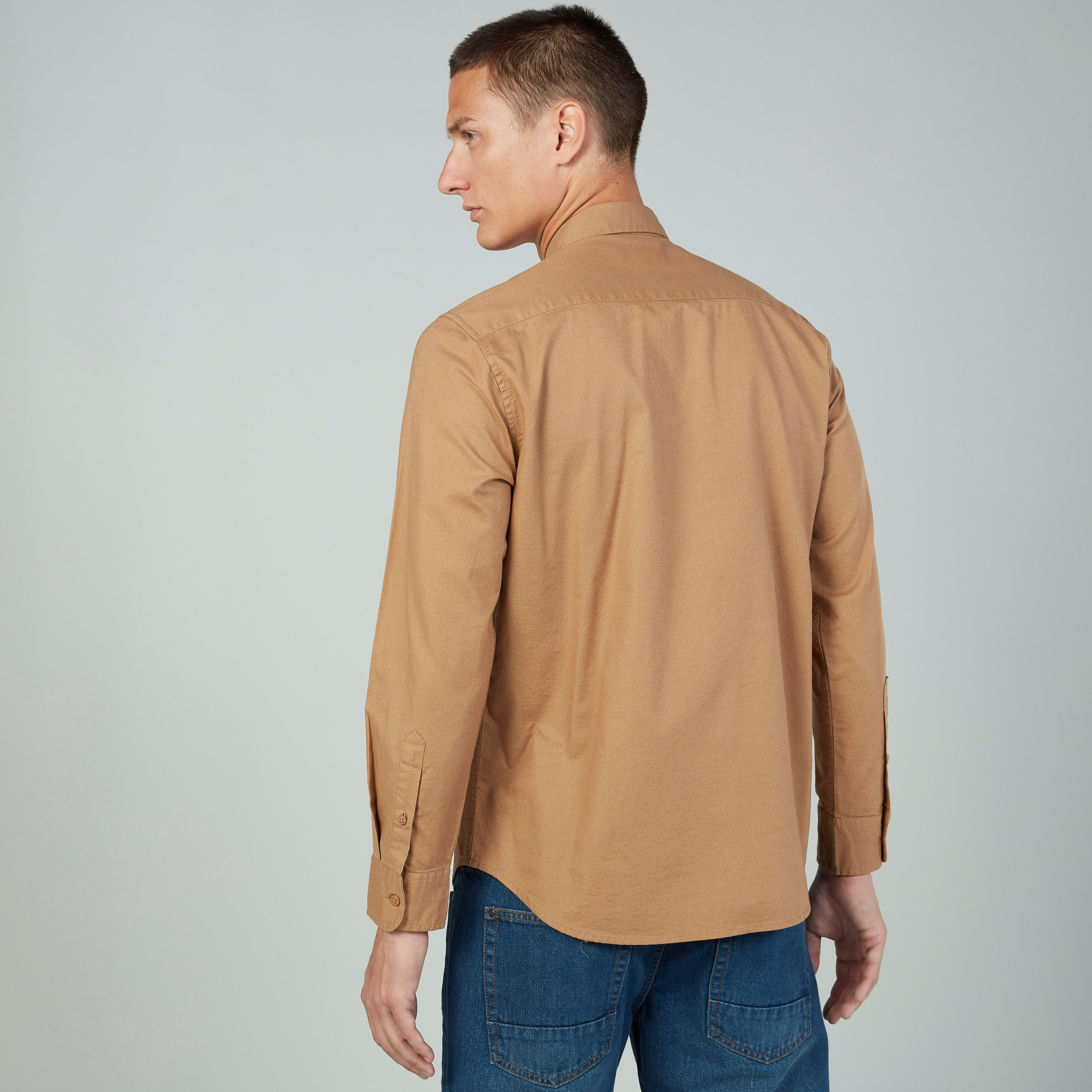قميص سادة بياقة عاديّة وأكمام طويلة من لي كوبر-men-clothing-shirts-image-4