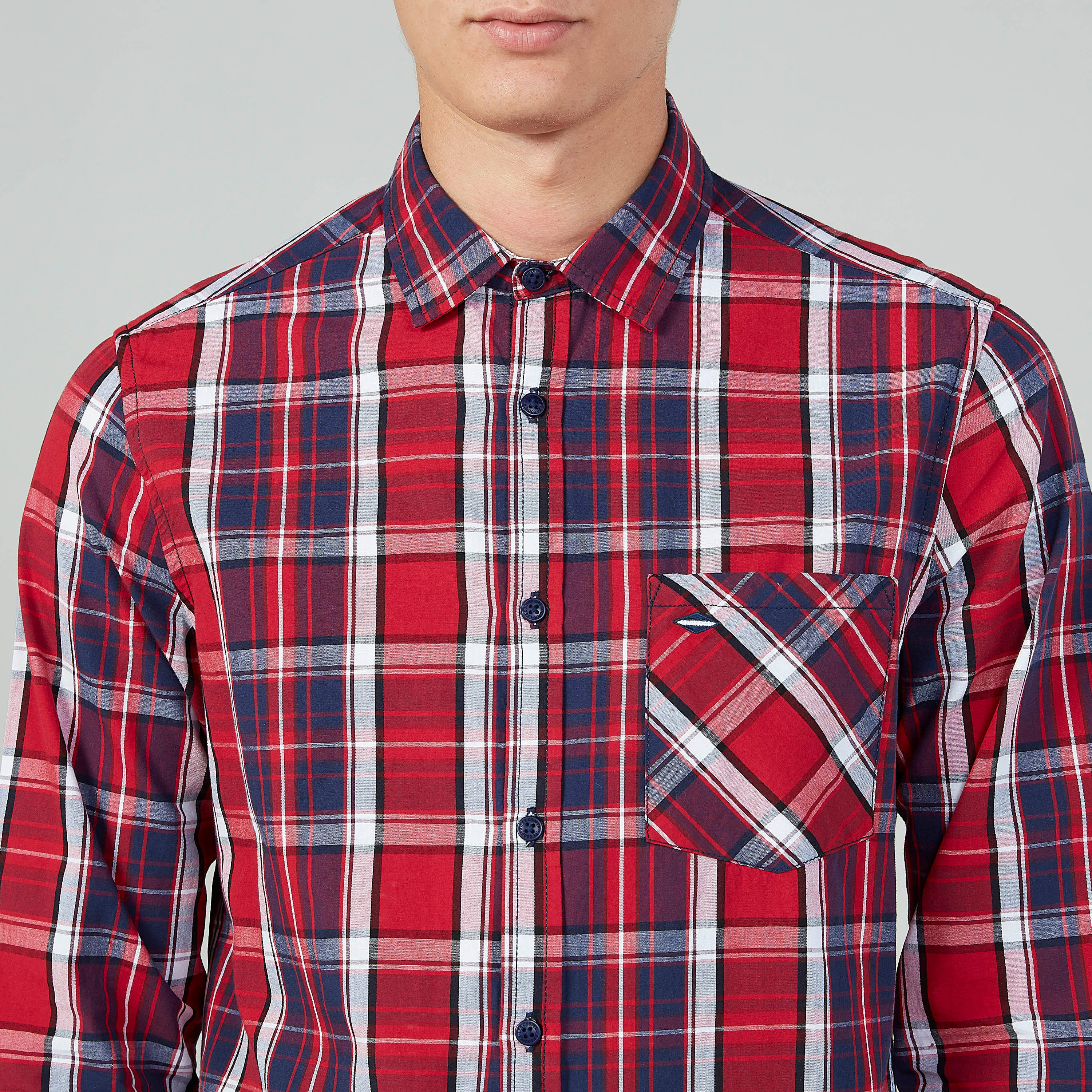 قميص كاروهات بأكمام طويلة وجيب على الصدر من لي كوبر-men-clothing-shirts-image-3