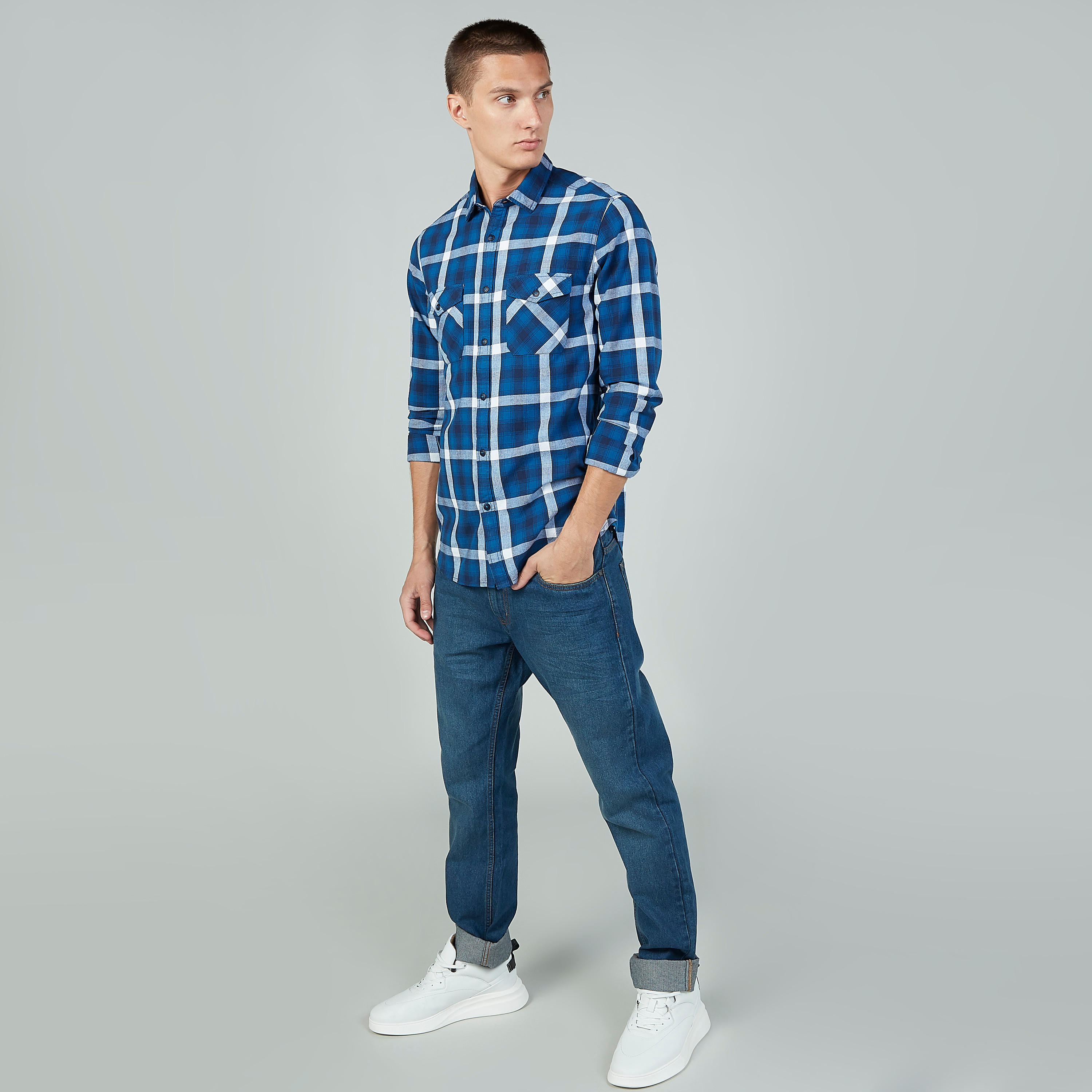 قميص كاروهات بأكمام طويلة وجيوب بطيّة من لي كوبر-men-clothing-shirts-image-2