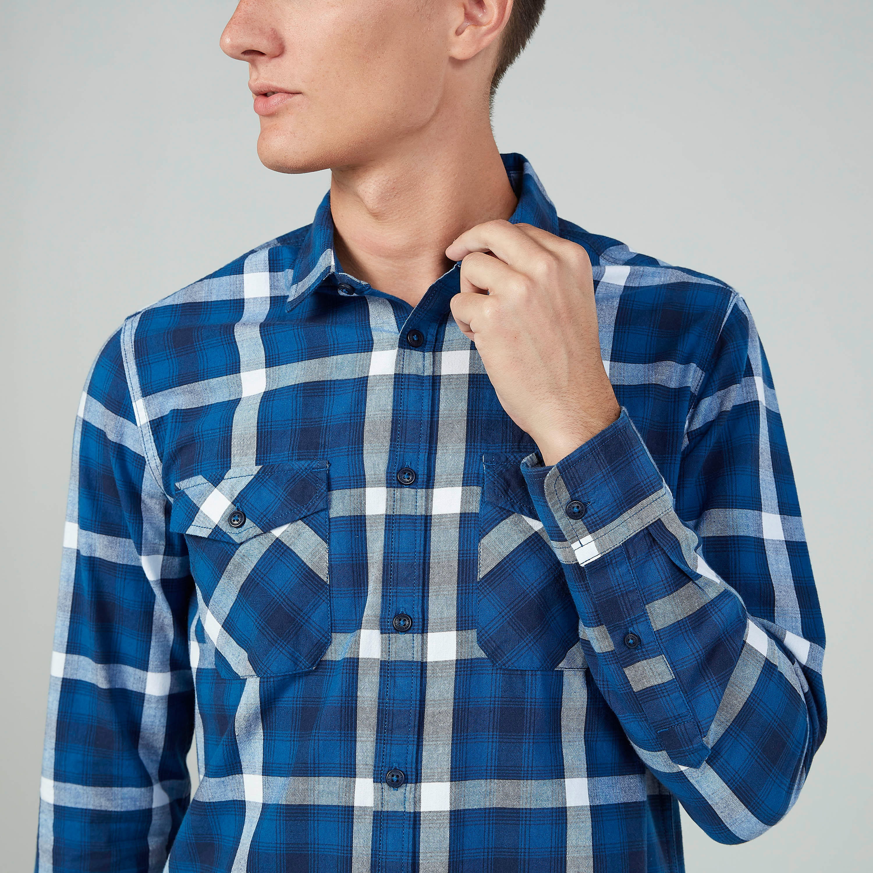 قميص كاروهات بأكمام طويلة وجيوب بطيّة من لي كوبر-men-clothing-shirts-image-3