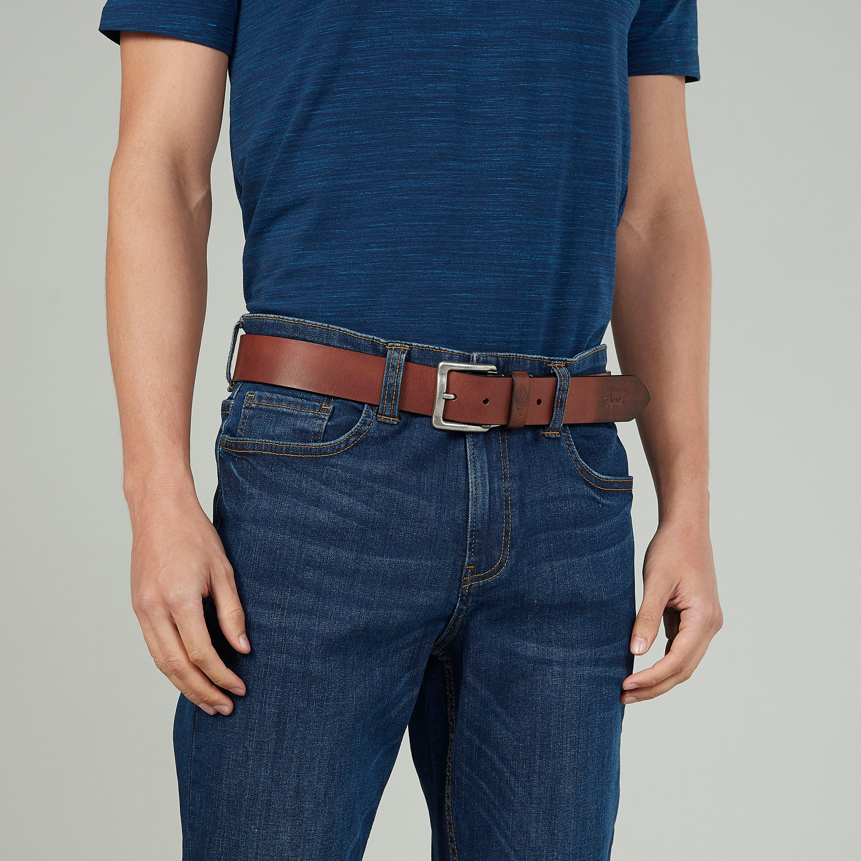 حزام بارز الملمس بإبزيم إغلاق بدبوس من لي كوبر-men-beltsandwallets-belts-image-2