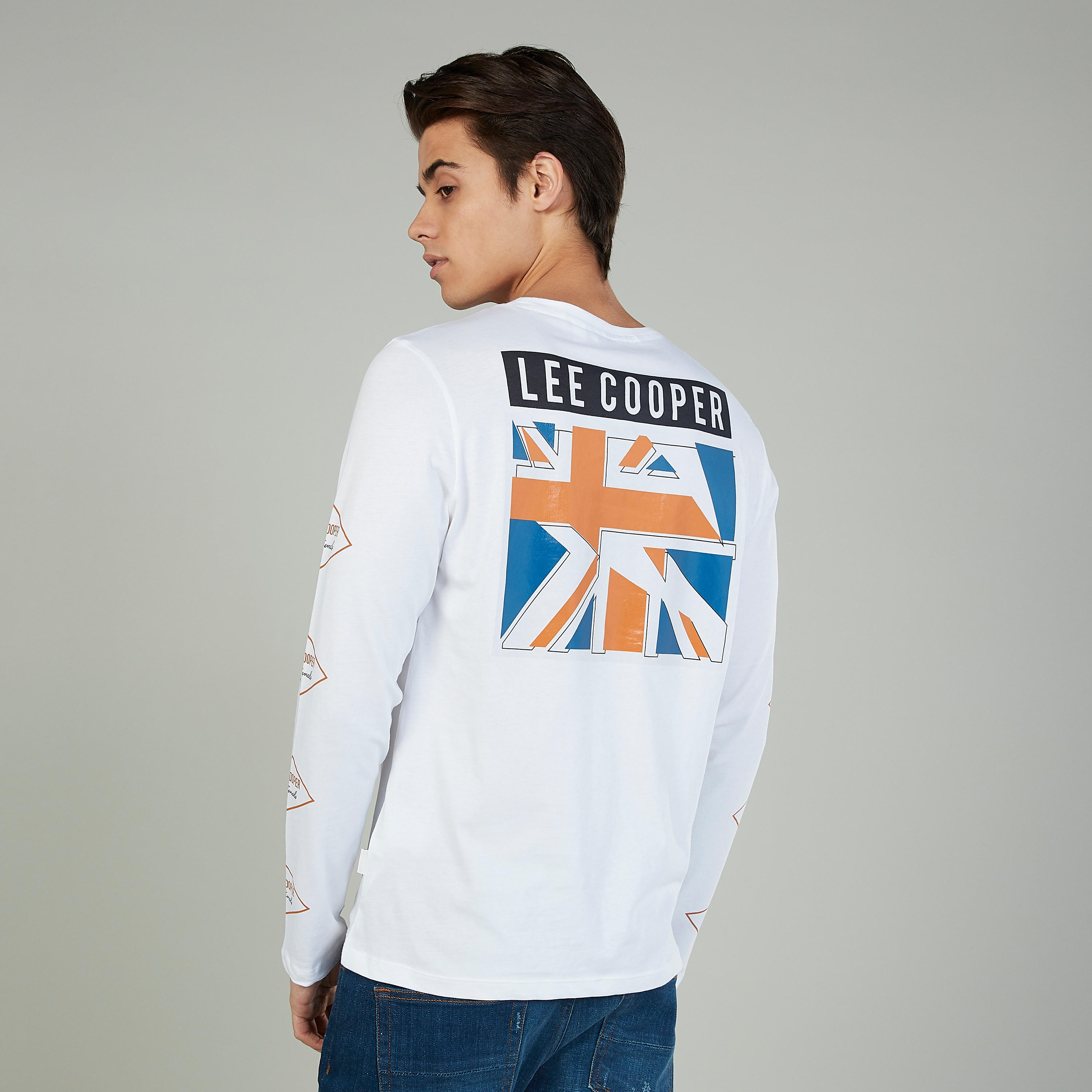 تيشيرت بياقة ضيّقة وأكمام طويلة وطبعات من لي كوبر-men-clothing-tshirtsandpolos-tshirts-image-4