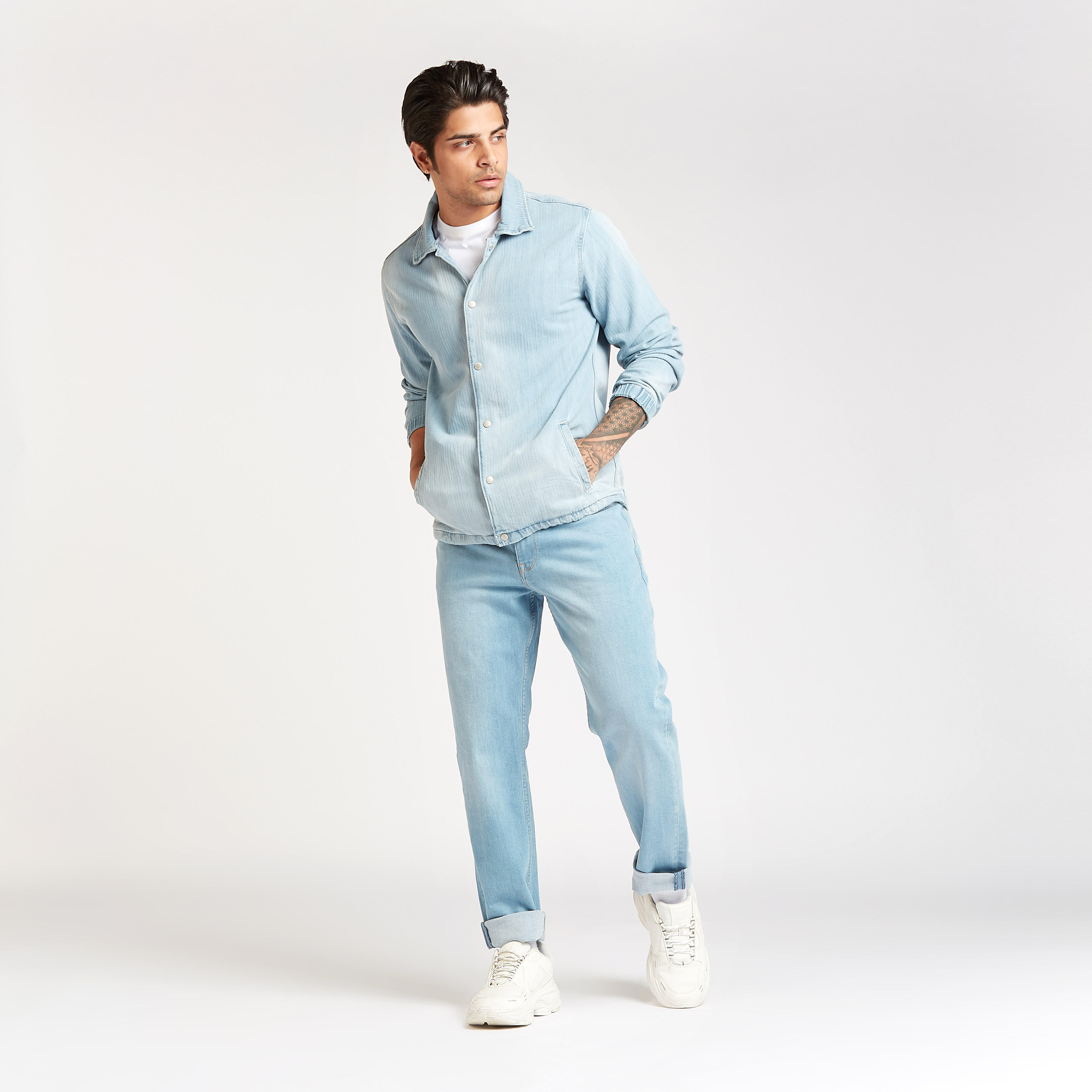 جاكيت دينم بأكمام طويلة وتفاصيل جيوب من لي كوبر-men-clothing-jacketsandblazers-jackets-image-2