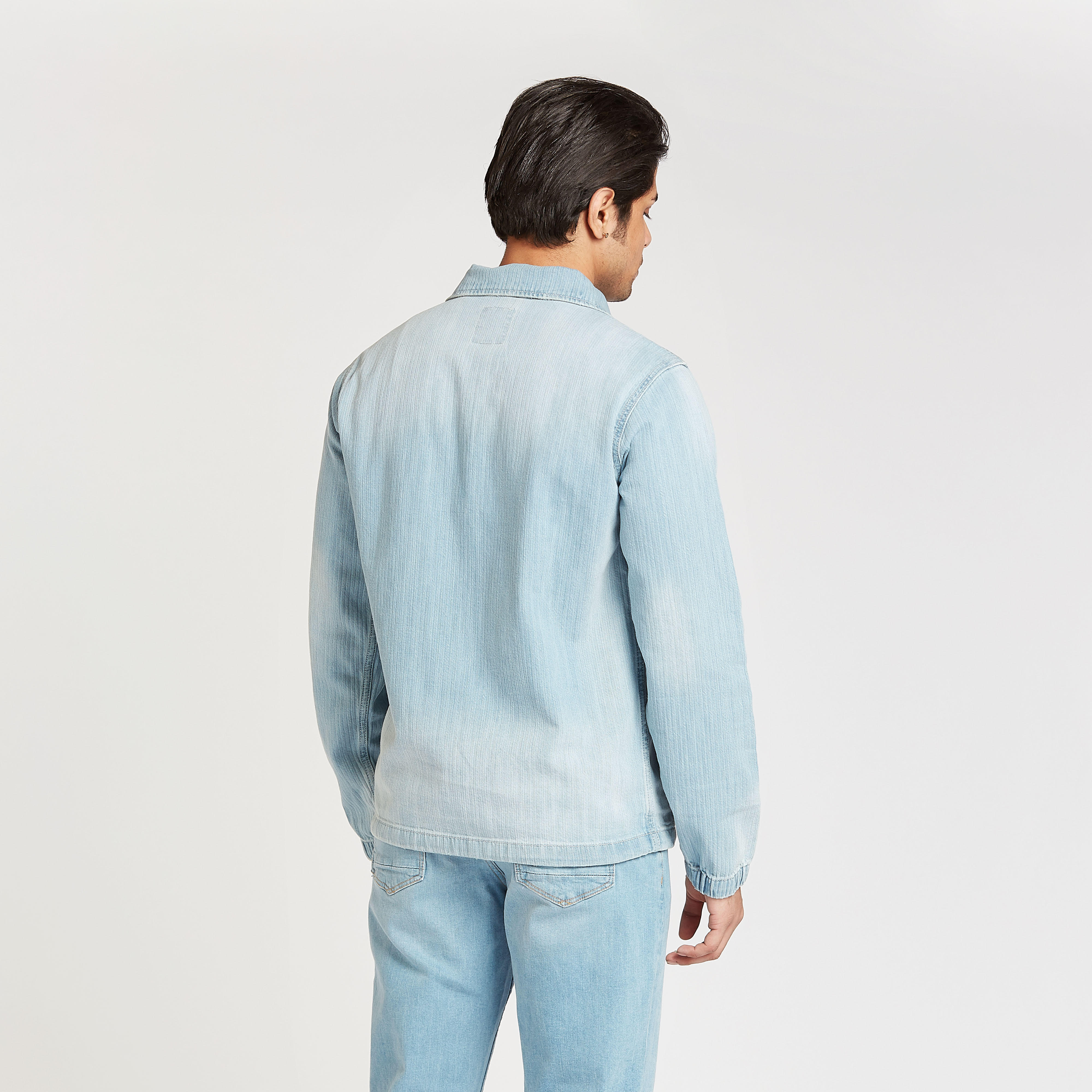 جاكيت دينم بأكمام طويلة وتفاصيل جيوب من لي كوبر-men-clothing-jacketsandblazers-jackets-image-4