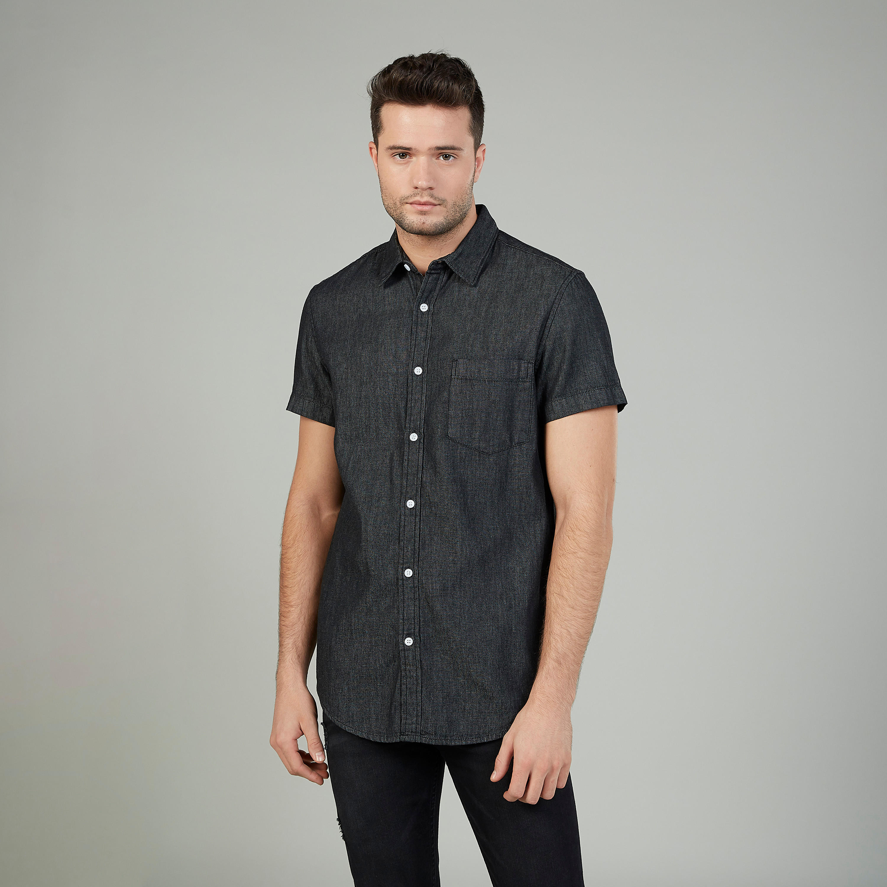 قميص سادة بأكمام قصيرة وجيب على الصدر من لي كوبر-men-clothing-shirts-image-1