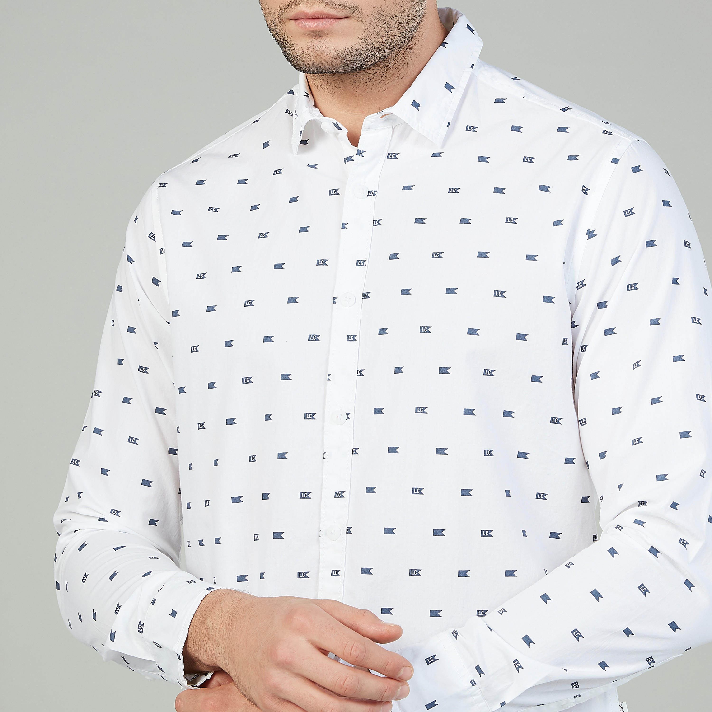 قميص بياقة عاديّة وأكمام طويلة وطبعات من لي كوبر-men-clothing-shirts-image-3