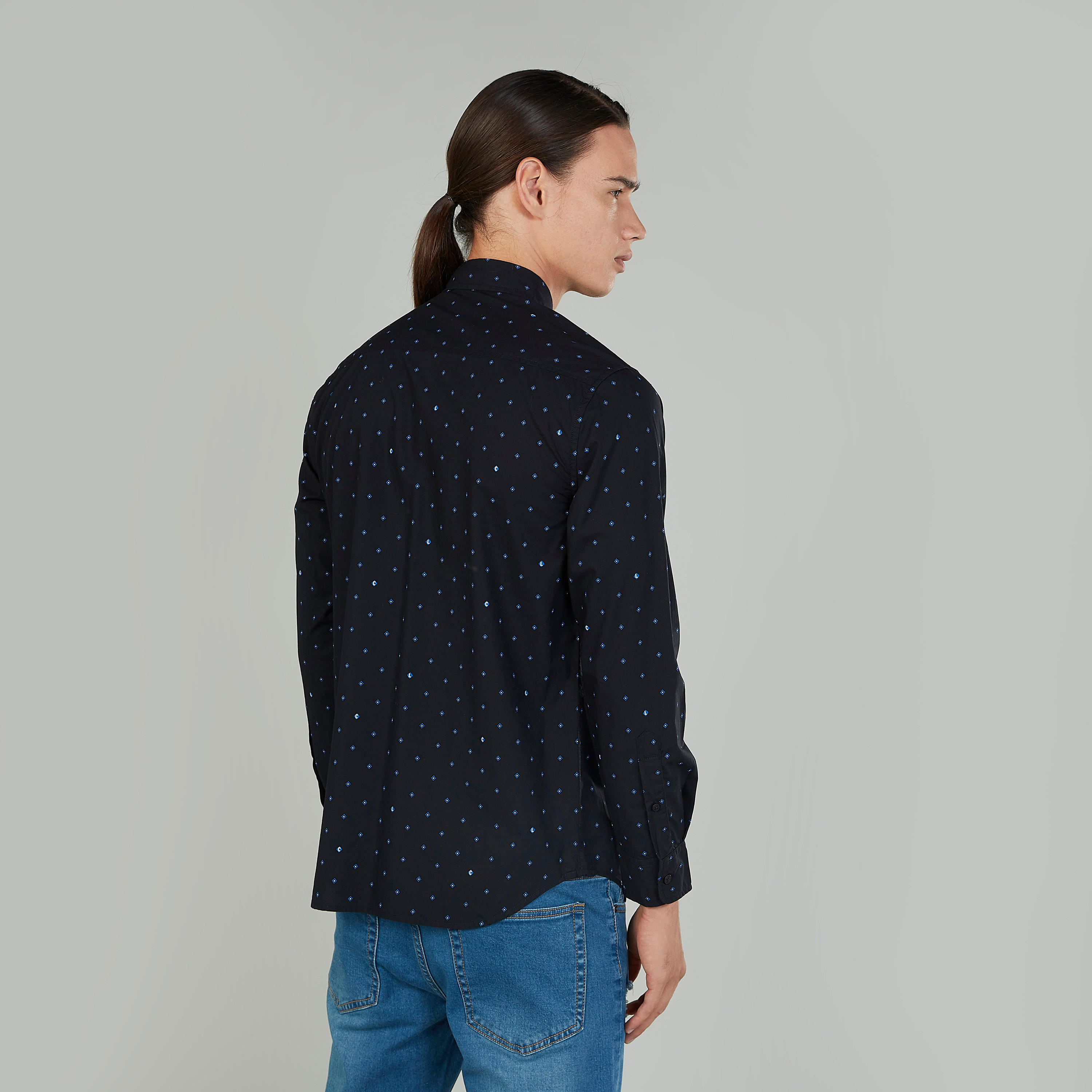 قميص بياقة عاديّة وأكمام طويلة وطبعات من لي كوبر-men-clothing-shirts-image-4