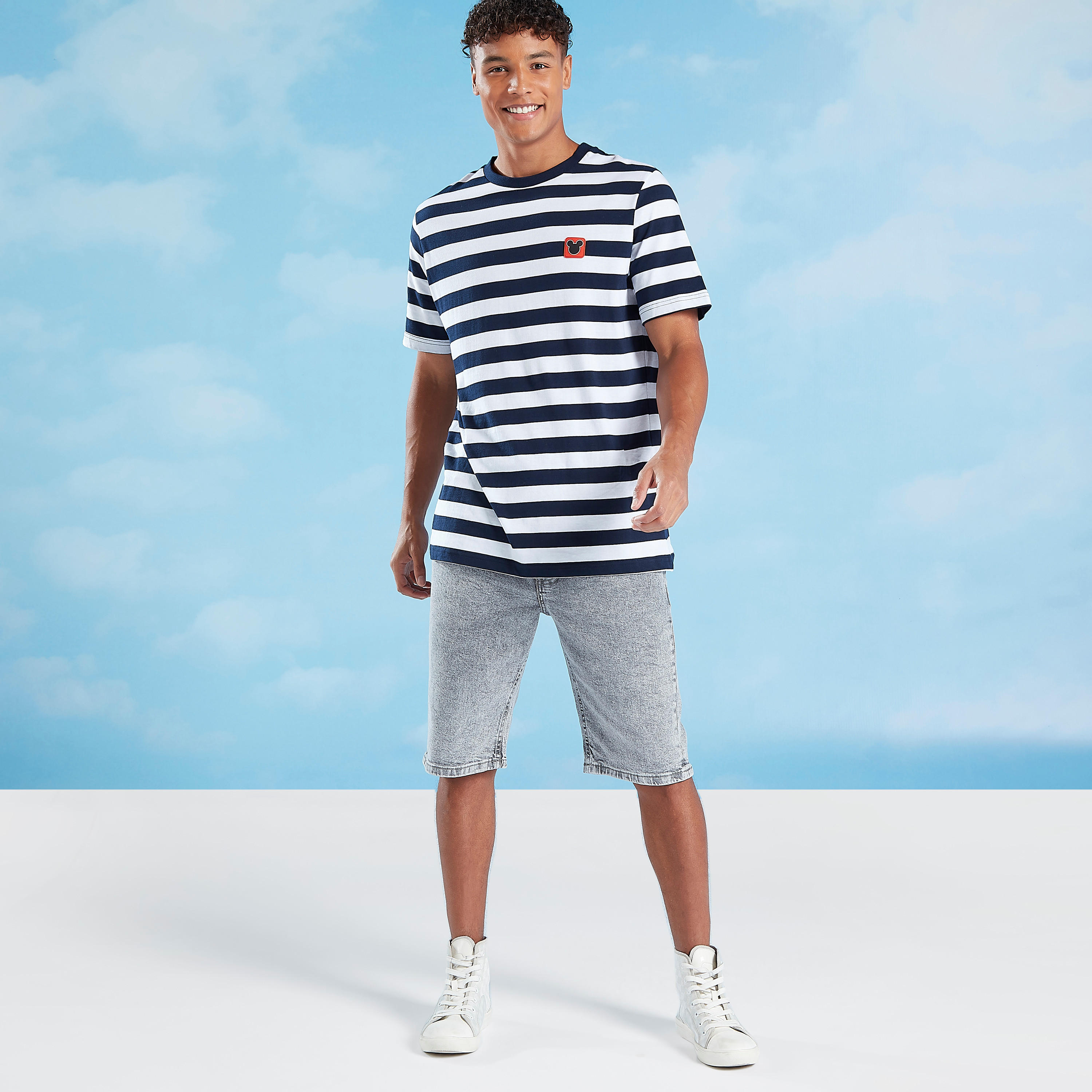 شورت دنيم بخصر متوسط الإرتفاع بجيوب وعراوي حزام من لي كوبر-men-clothing-bottoms-shorts-image-2