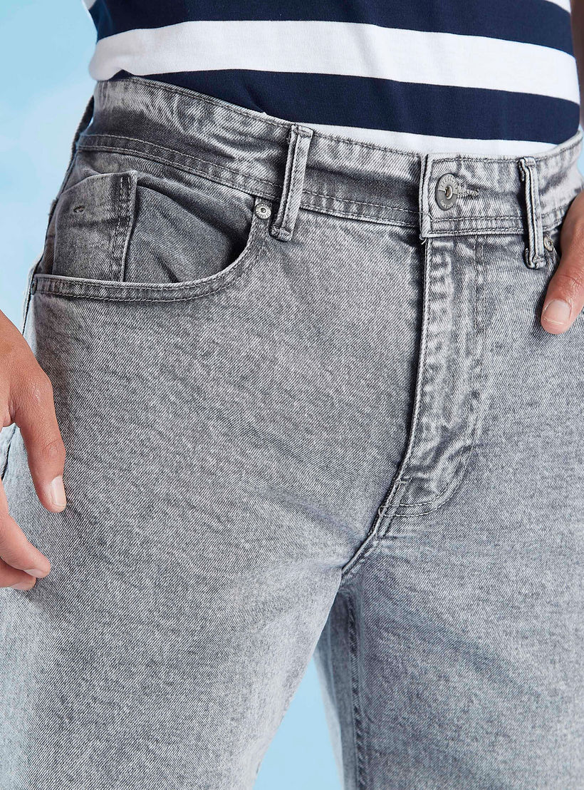 شورت دنيم بخصر متوسط الإرتفاع بجيوب وعراوي حزام من لي كوبر-men-clothing-bottoms-shorts-image-3