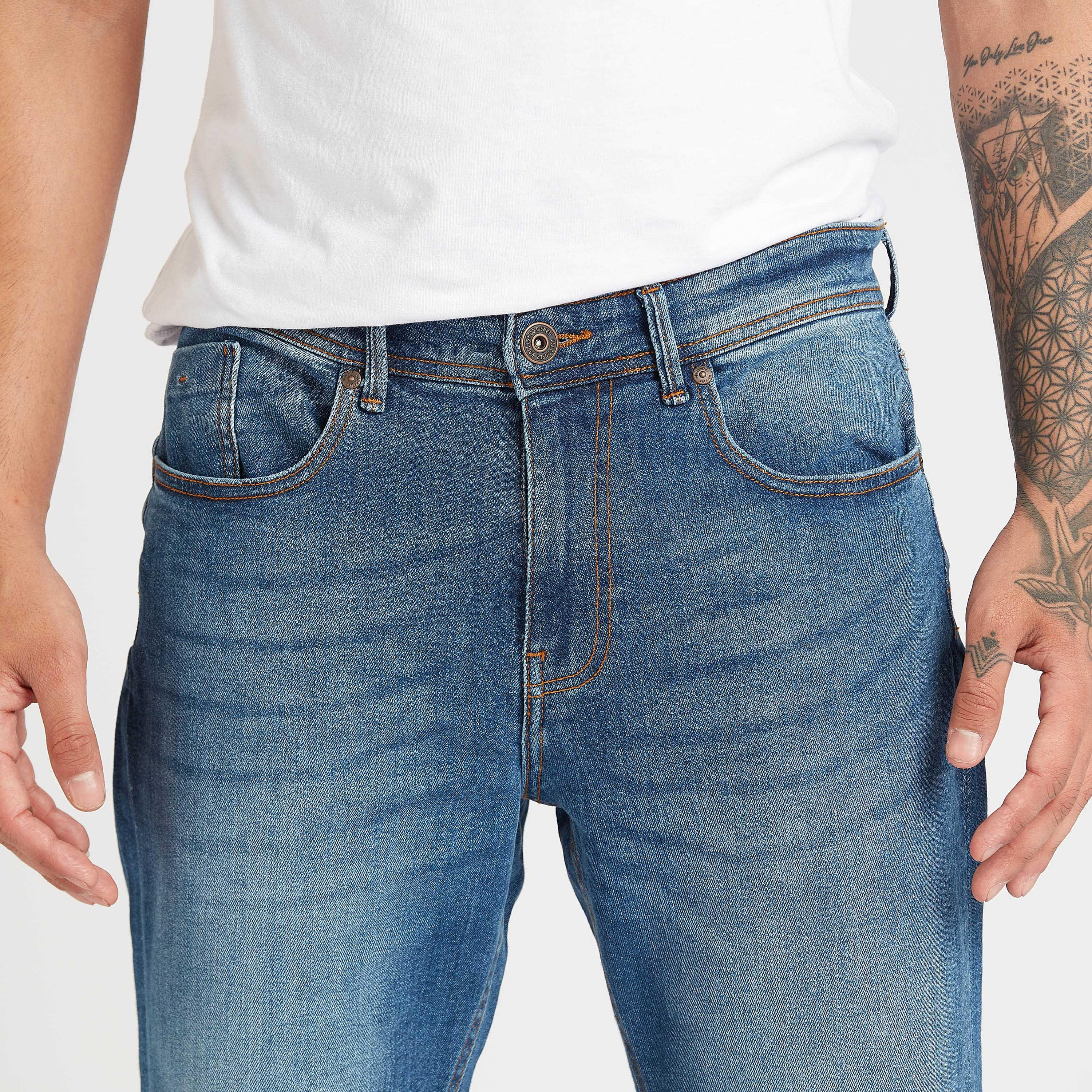 شورت سادة بخصر متوسط الإرتفاع بجيوب وعراوي حزام من لي كوبر-men-clothing-bottoms-shorts-image-3