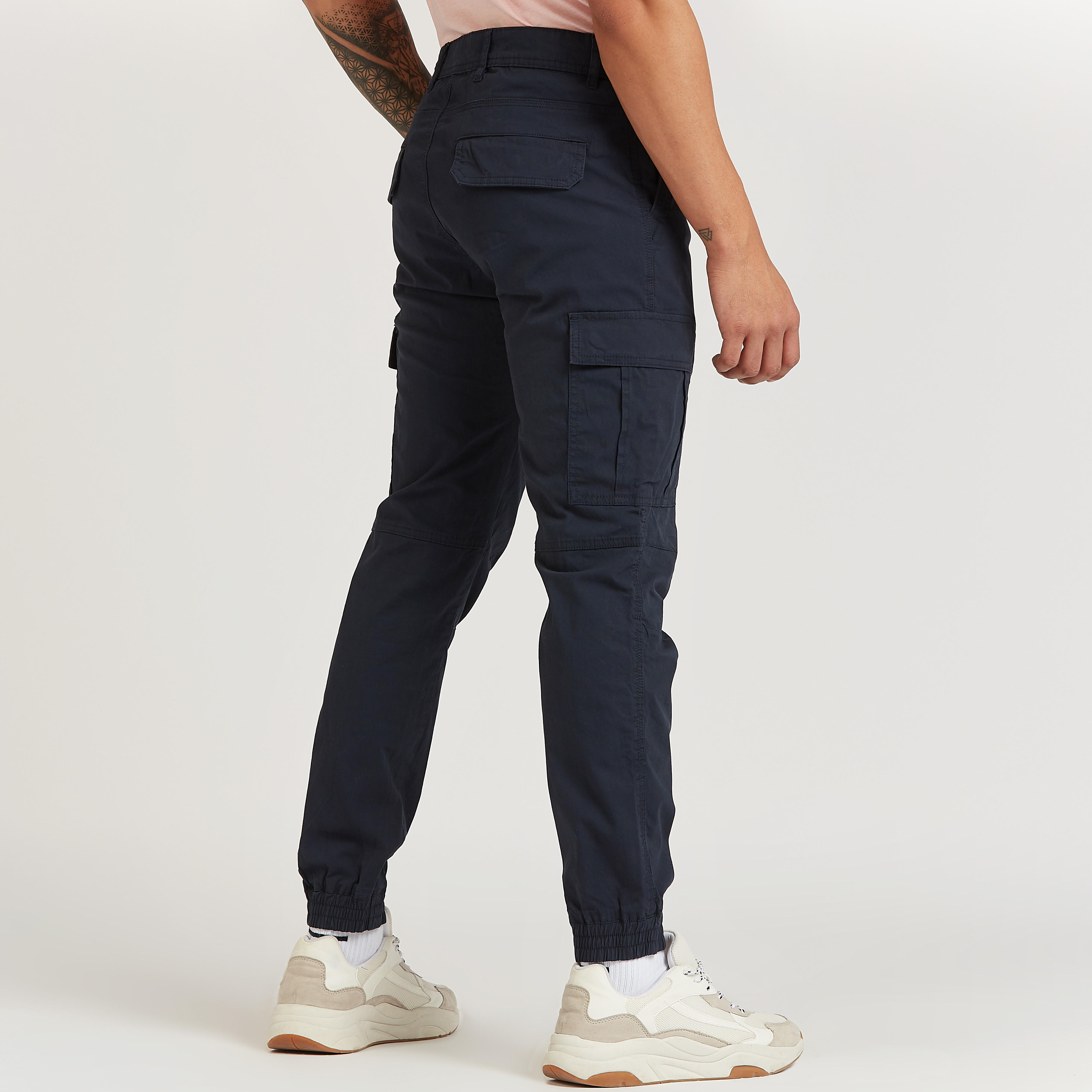 بنطلون كارجو سكيني سادة بخصر مرن من لي كوبر-men-clothing-bottoms-joggers-image-4