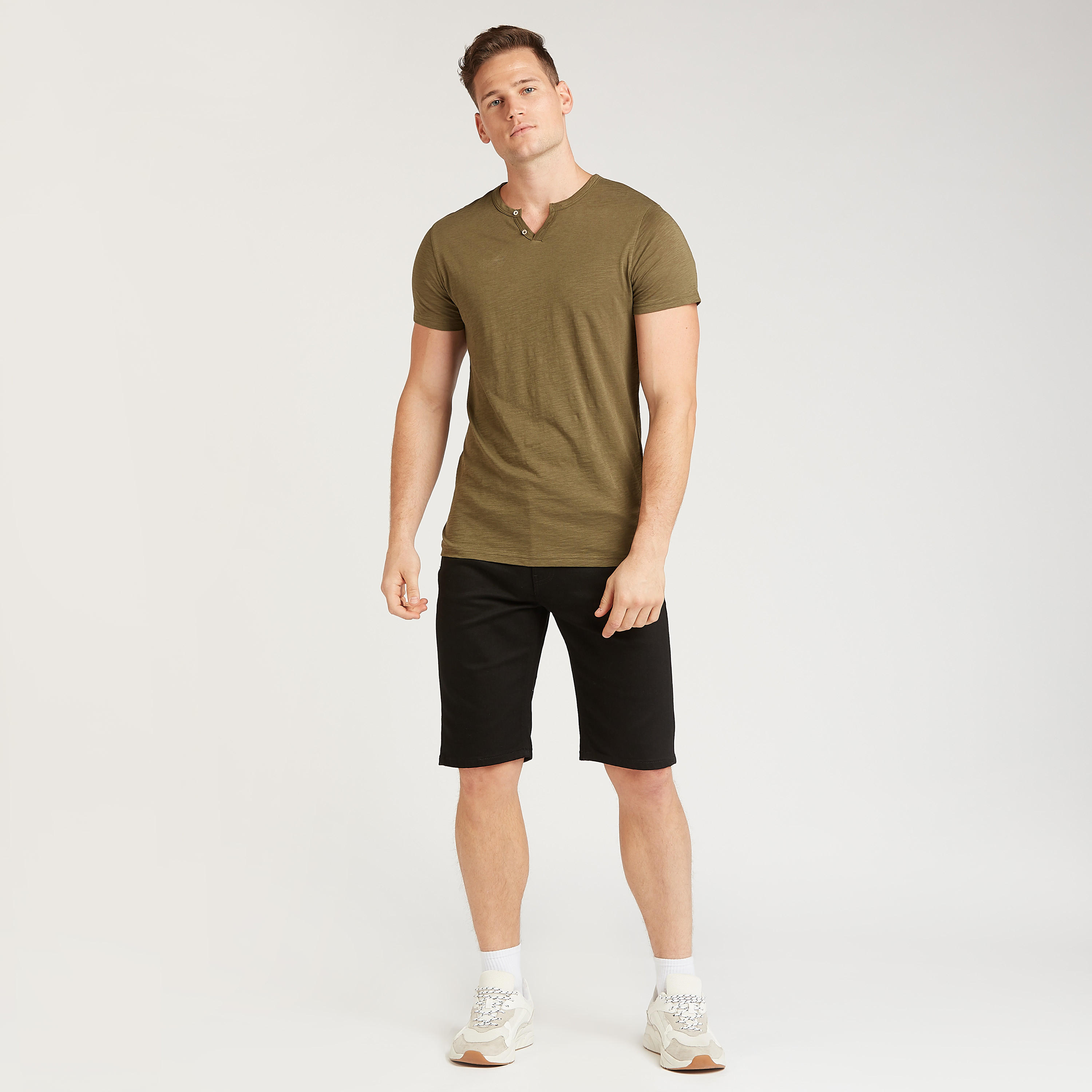 شورت دنيم بخصر متوسط الإرتفاع بجيوب وعراوي حزام من لي كوبر-men-clothing-bottoms-shorts-image-2
