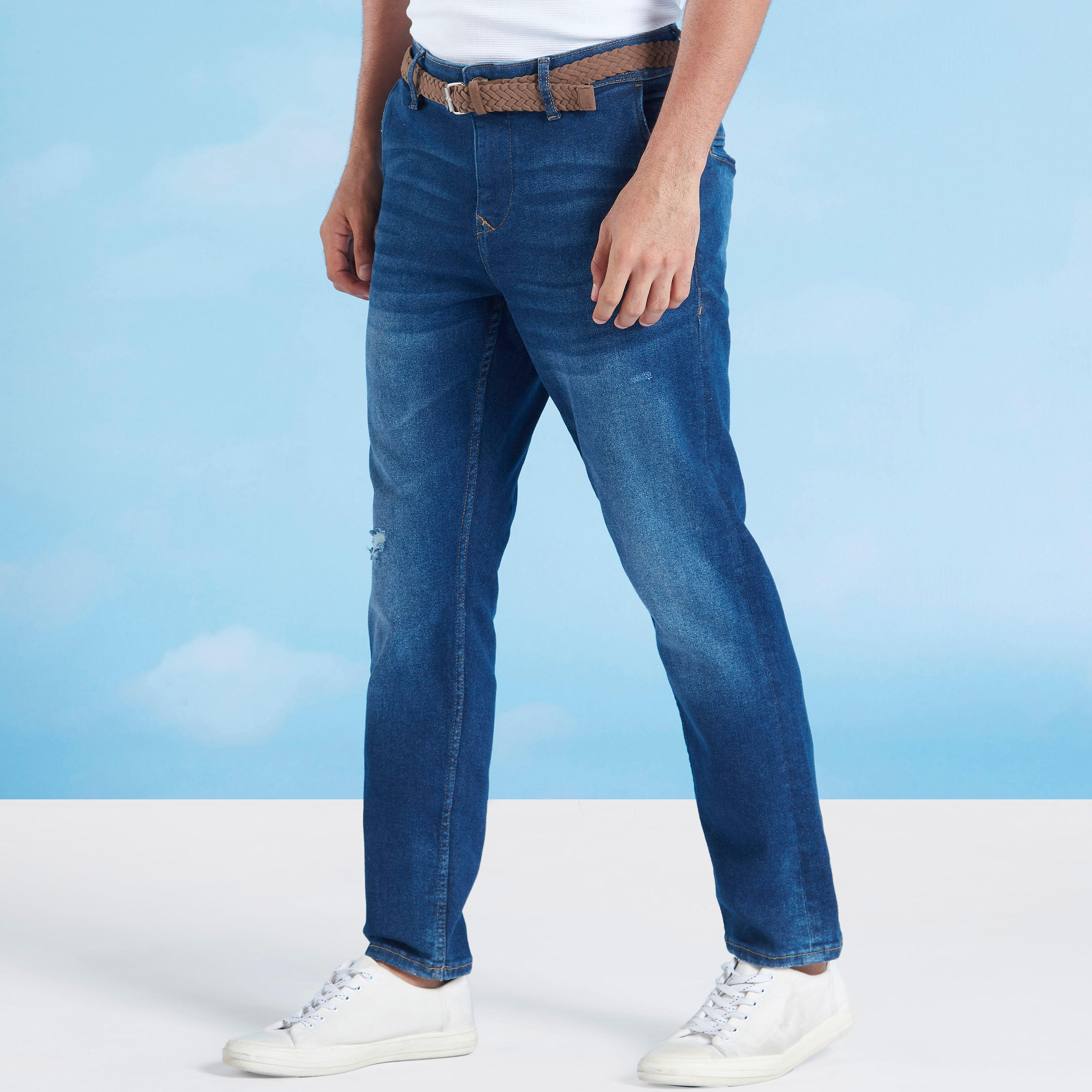 بنطلون جينز كاروت فيت ممزّق بخصر متوسط الارتفاع وتفاصيل جيوب من لي كوبر-men-clothing-bottoms-jeans-image-1