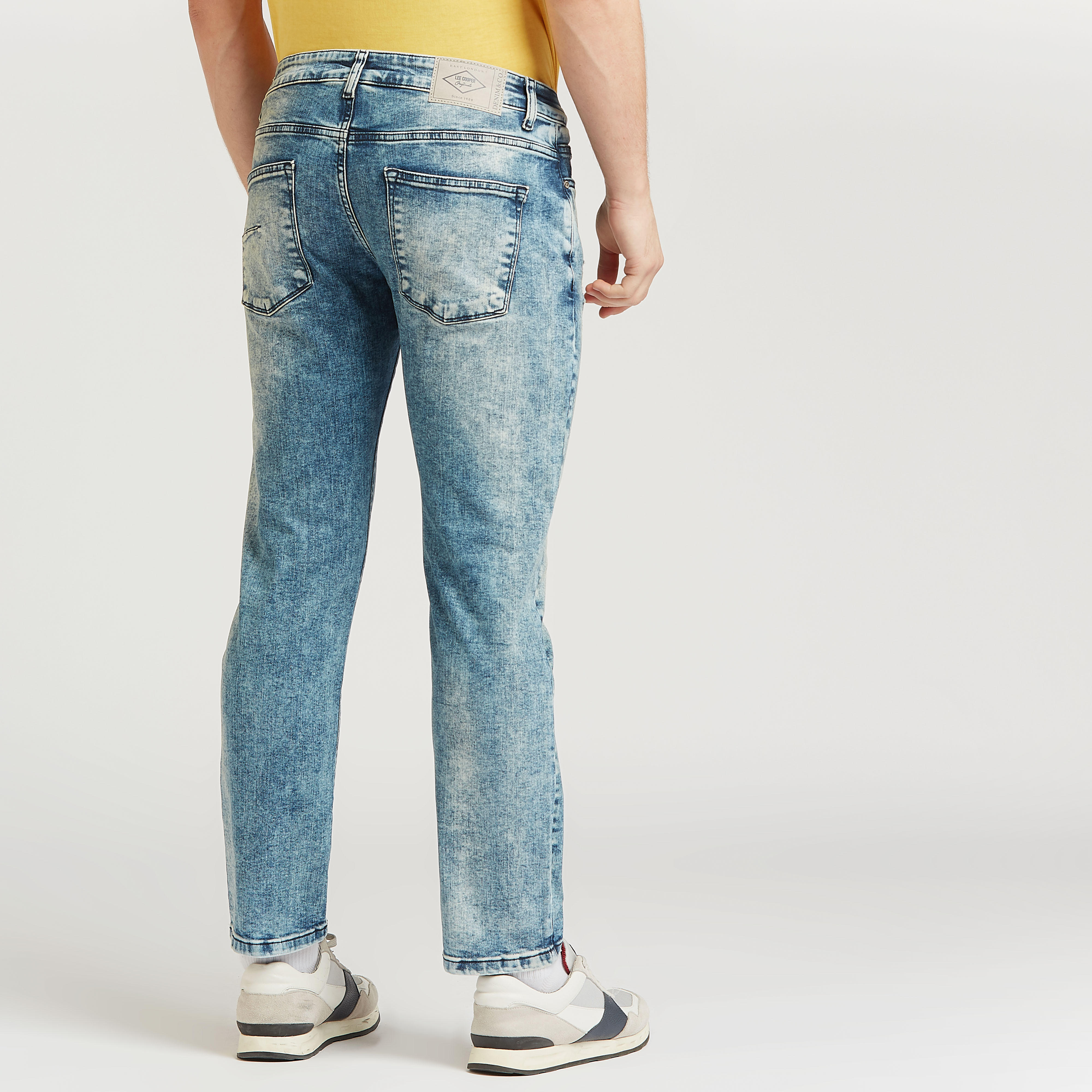 بنطلون جينز سادة بقصّة سليم وجيوب من لي كوبر-men-clothing-bottoms-jeans-image-4