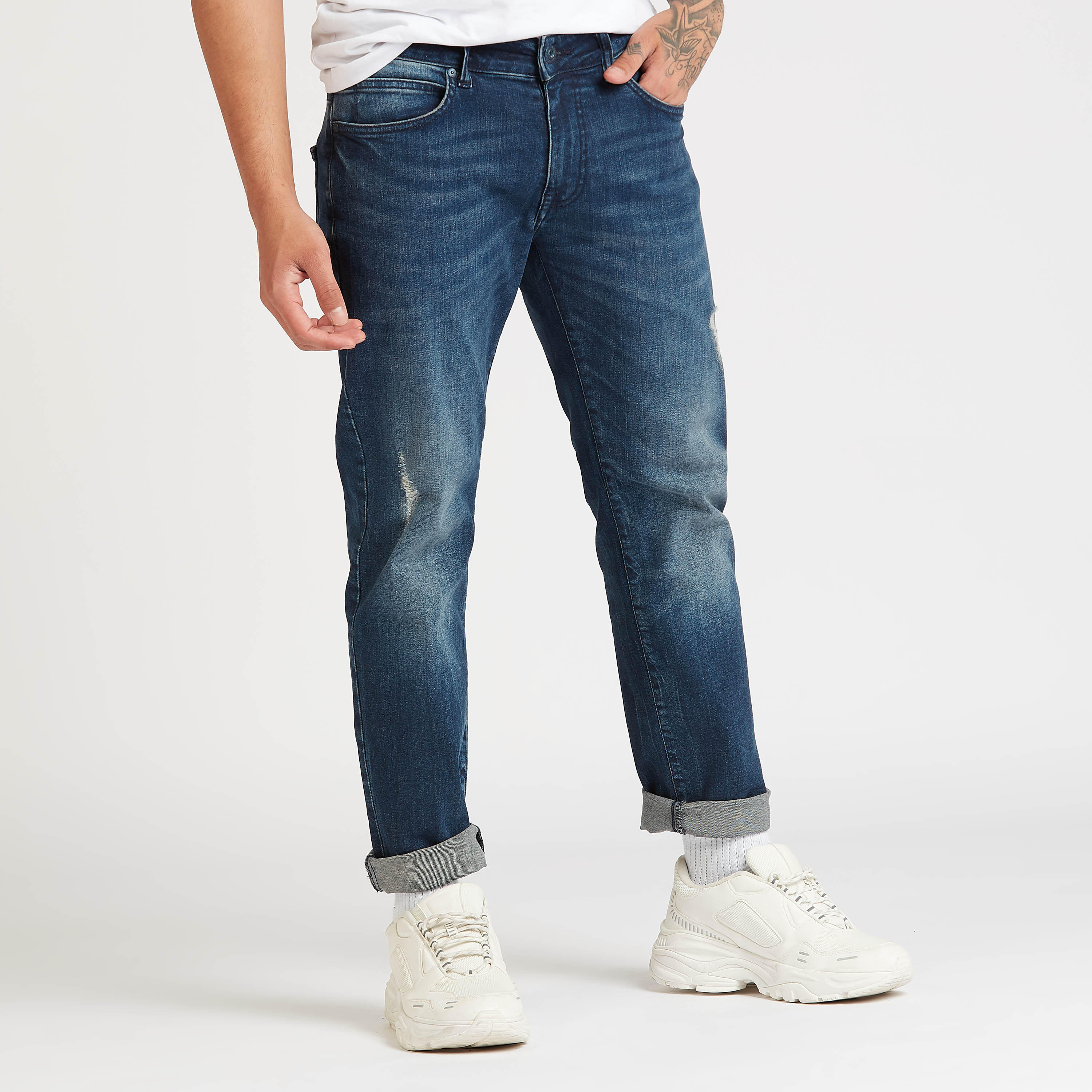 بنطلون جينز سليم ممزّق بخصر منخفض وتفاصيل جيوب من لي كوبر-men-clothing-bottoms-jeans-image-1