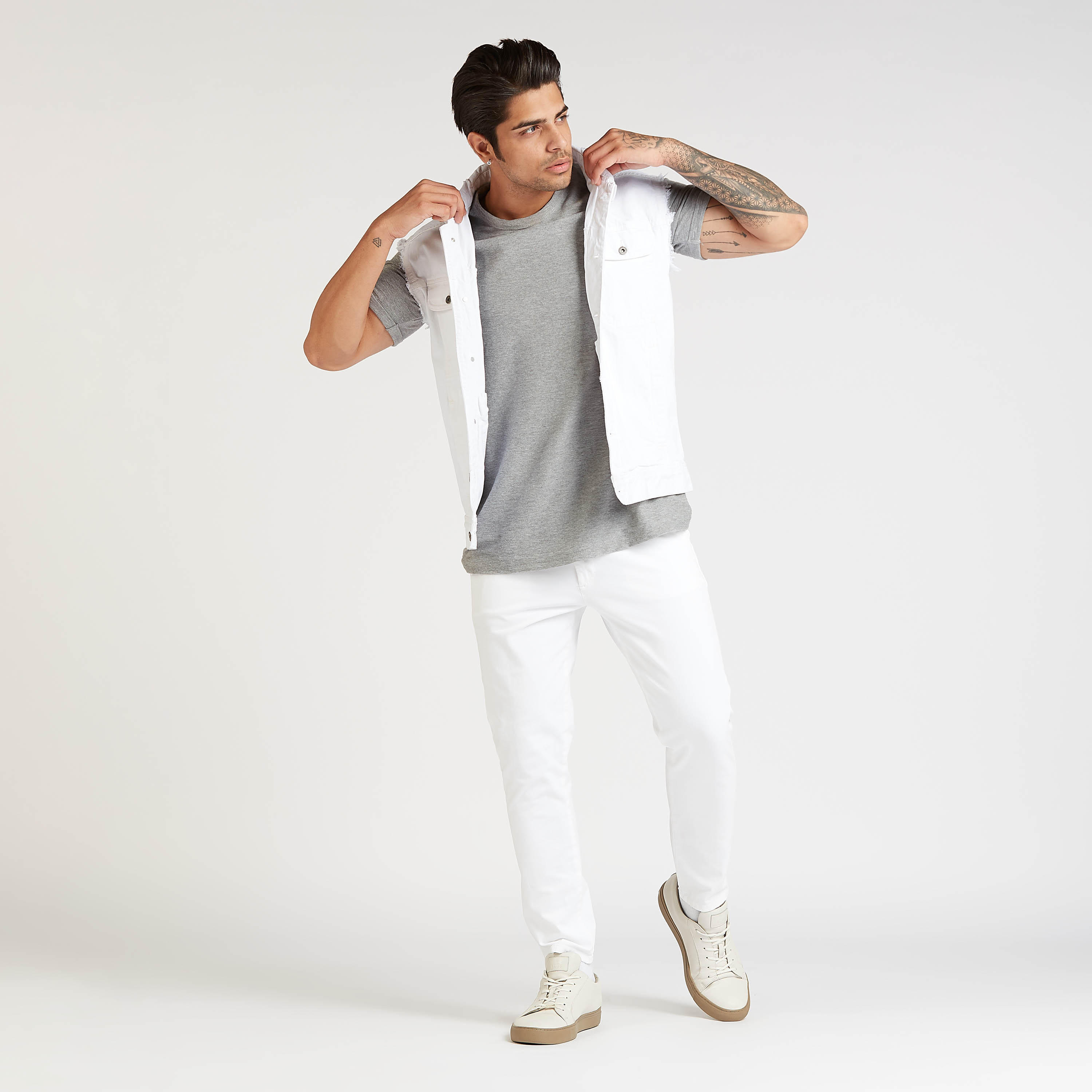 بنطلون شينو سادة  بقصة ضيقة بخصر مطاطي و تفاصيل جيب من لي كوبر-men-clothing-bottoms-trousersandchinos-trousers-image-2