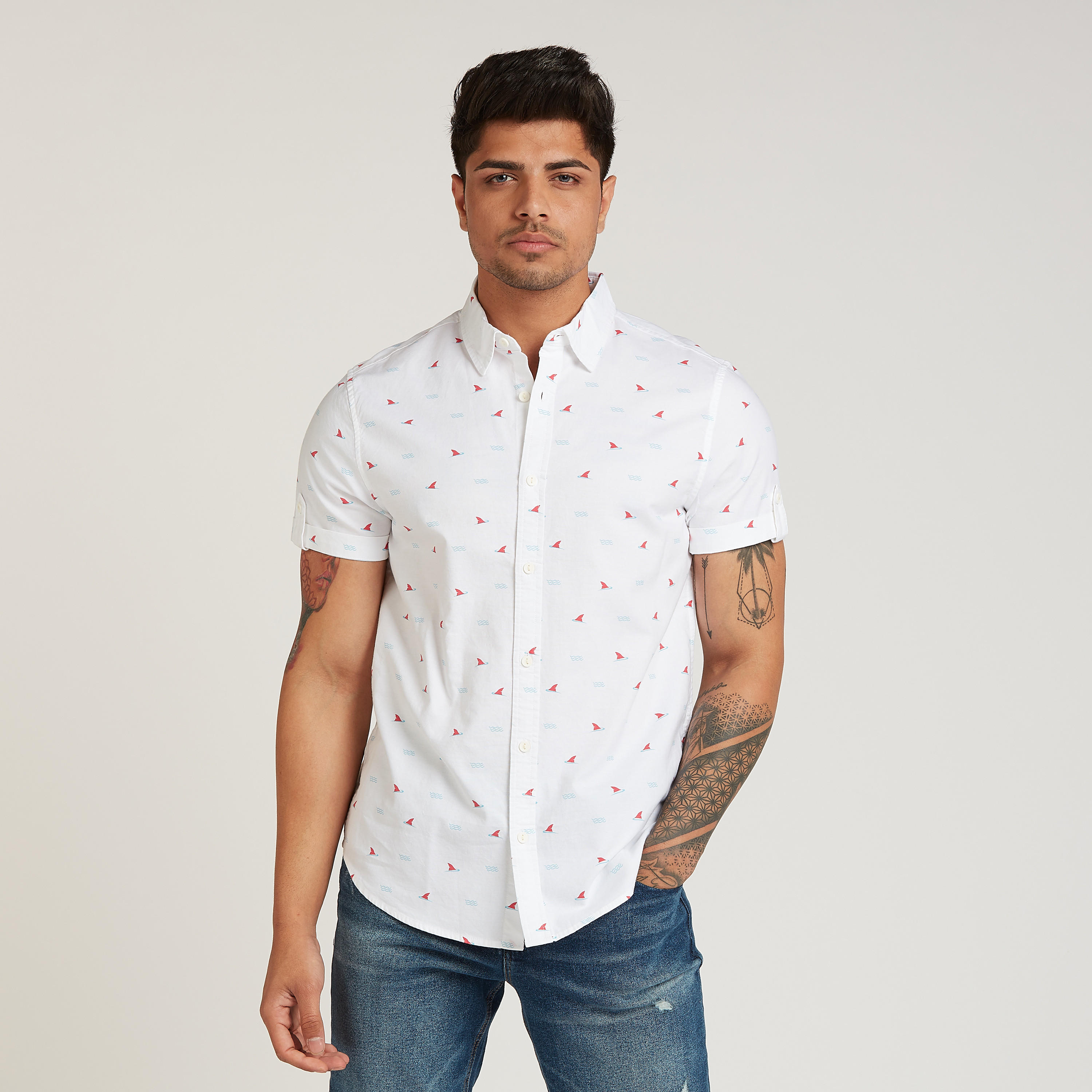 قميص سليم وياقة عادية وأكمام قصيرة وطبعات من لي كوبر-men-clothing-shirts-image-6
