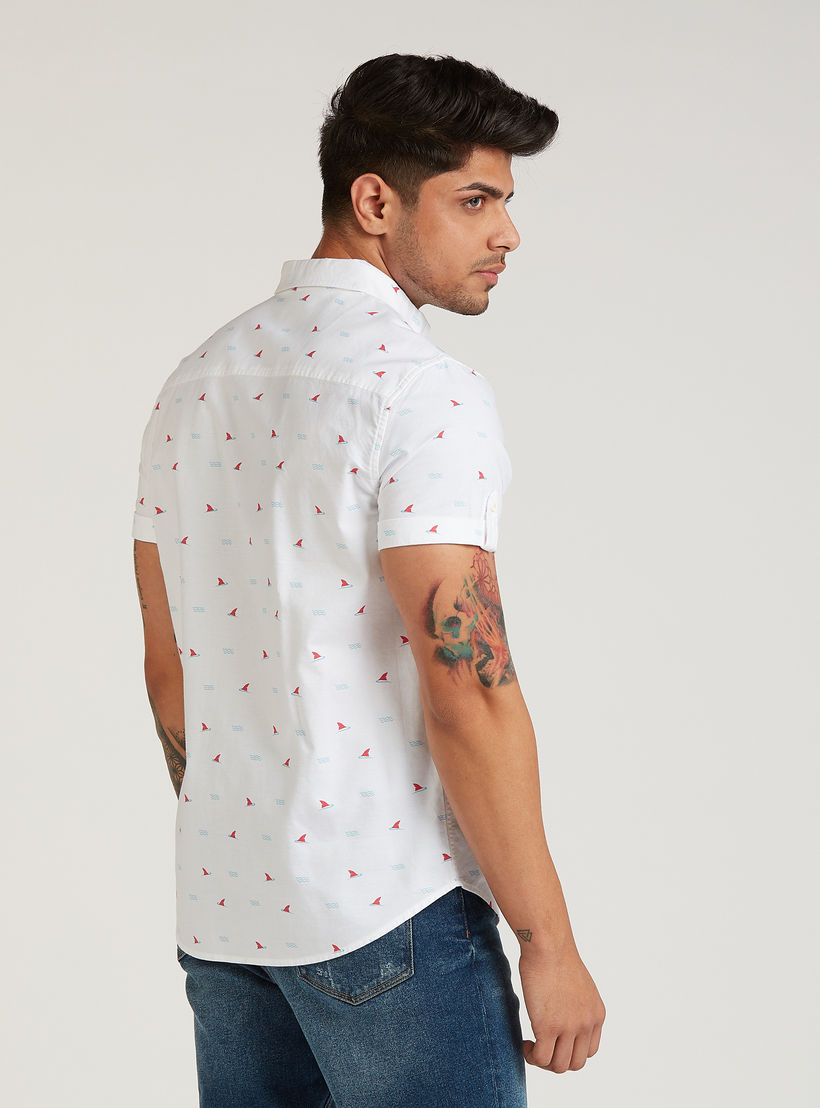 قميص سليم وياقة عادية وأكمام قصيرة وطبعات من لي كوبر-men-clothing-shirts-image-3