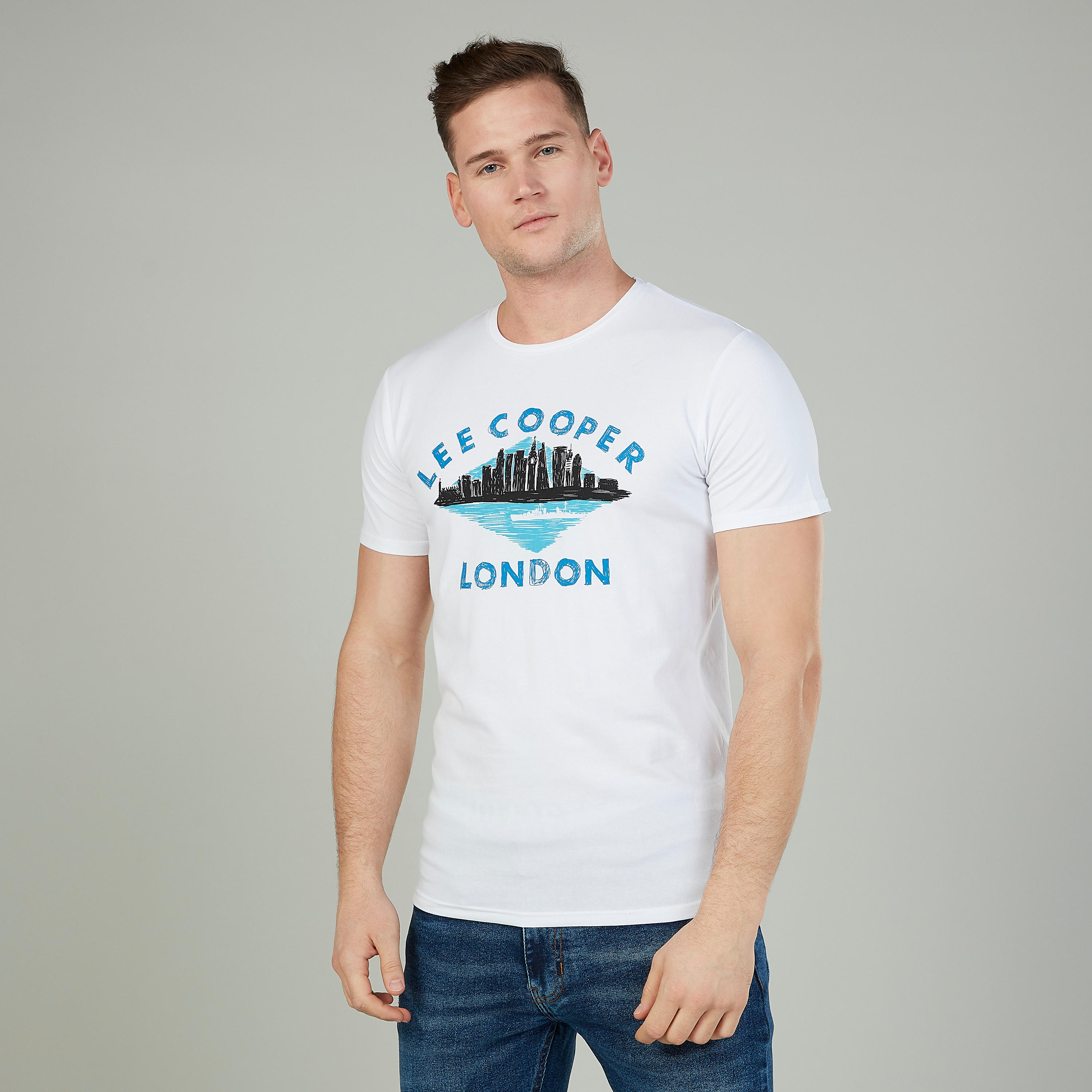 تيشيرت بأكمام قصيرة وياقة مستديرة وطبعات من لي كوبر-men-clothing-tshirtsandpolos-tshirts-image-1