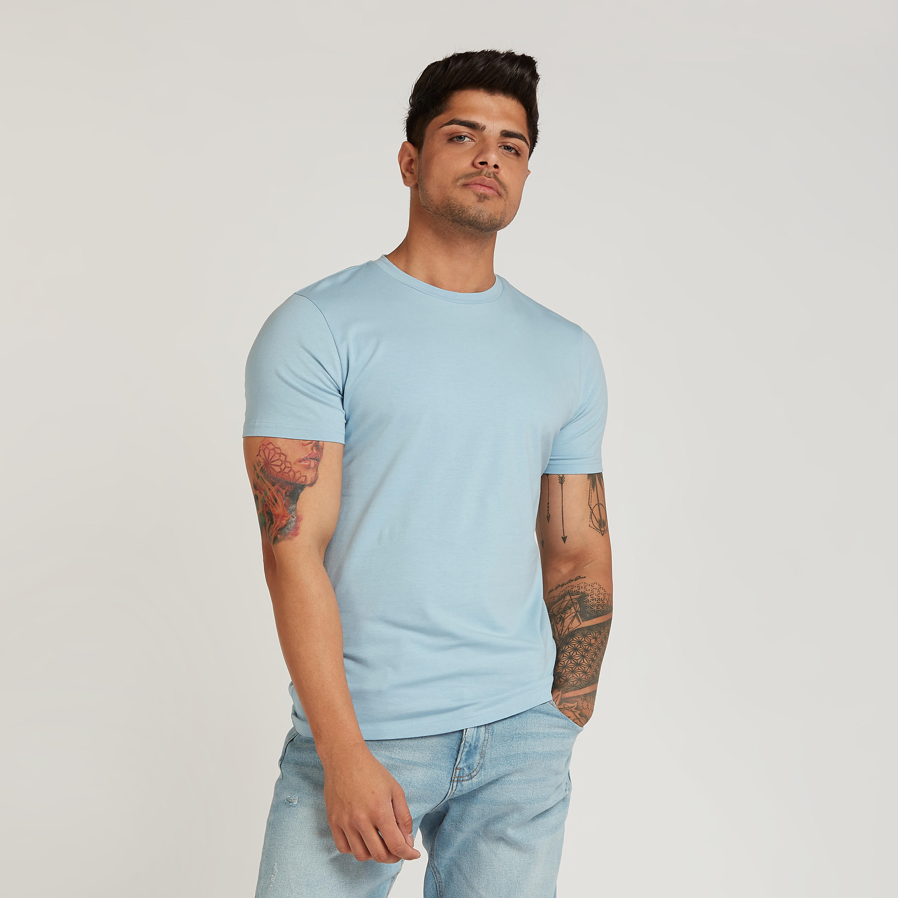 تيشيرت سادة بياقة ضيّقة وأكمام قصيرة من لي كوبر-men-clothing-tshirtsandpolos-tshirts-image-1