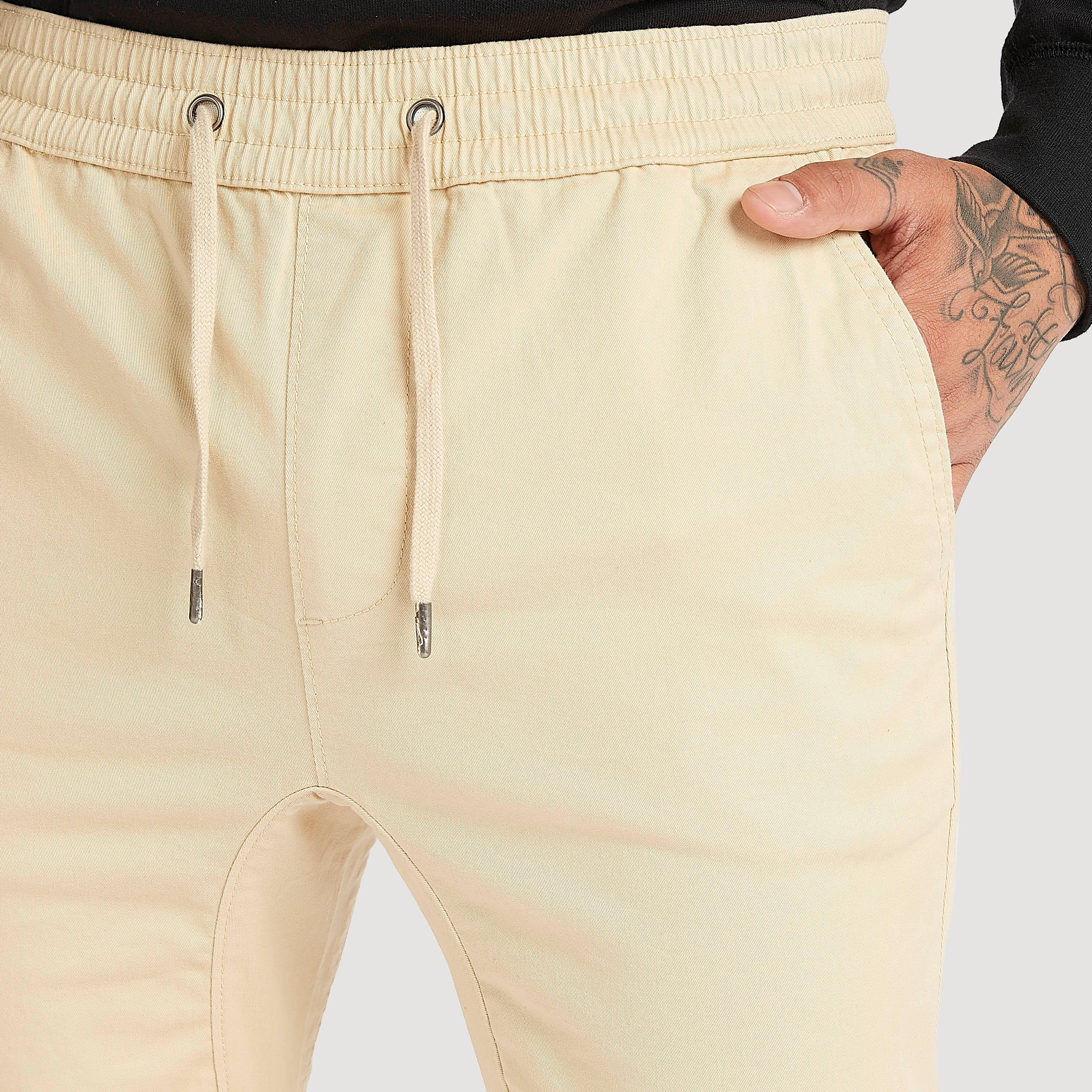 بنطلون رياضي سادة بجيوب ورباط إغلاق من لي كوبر-men-clothing-bottoms-joggers-image-3