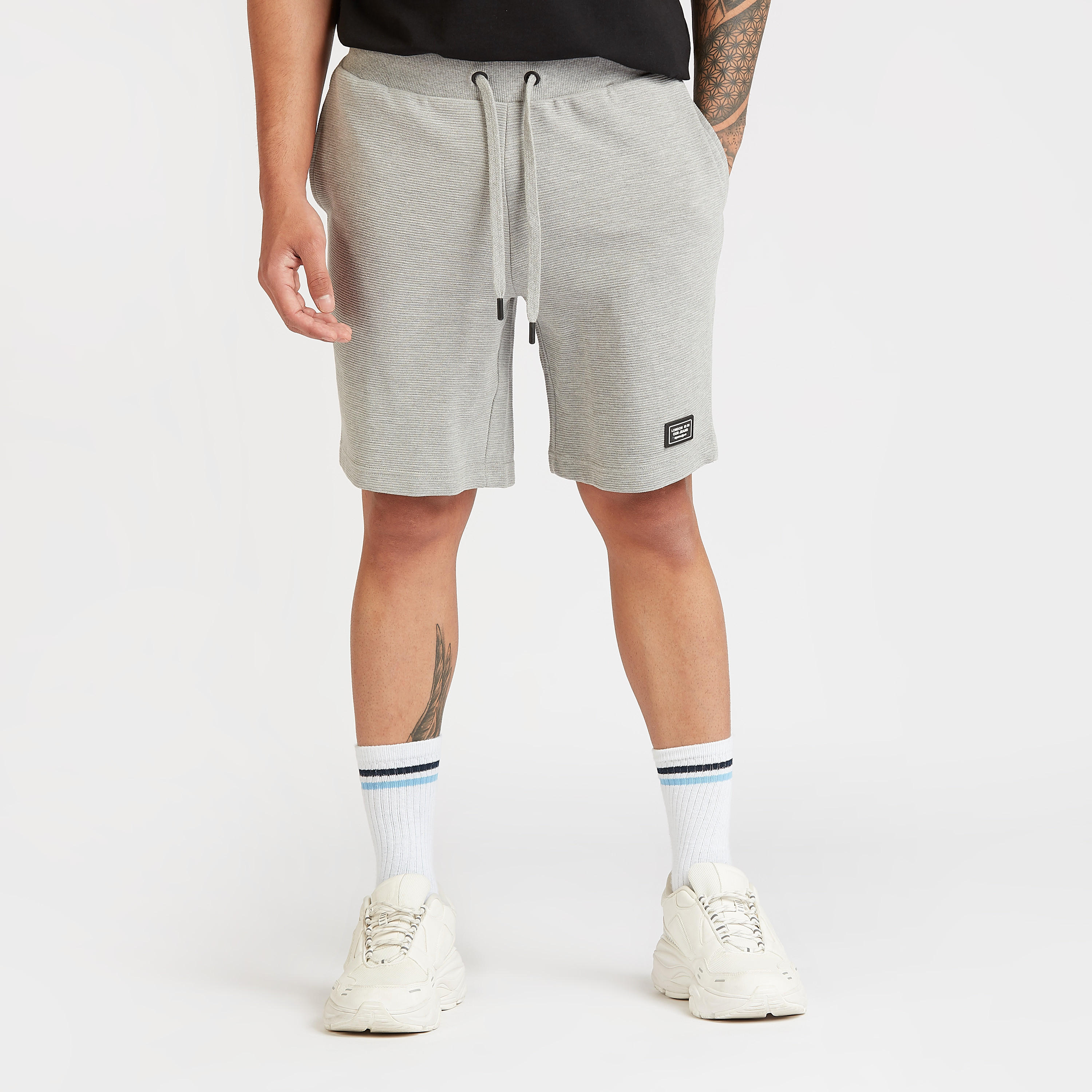 شورت سليم فيت بارز الملمس برباط وجيوب من لي كوبر-men-clothing-bottoms-shorts-image-1