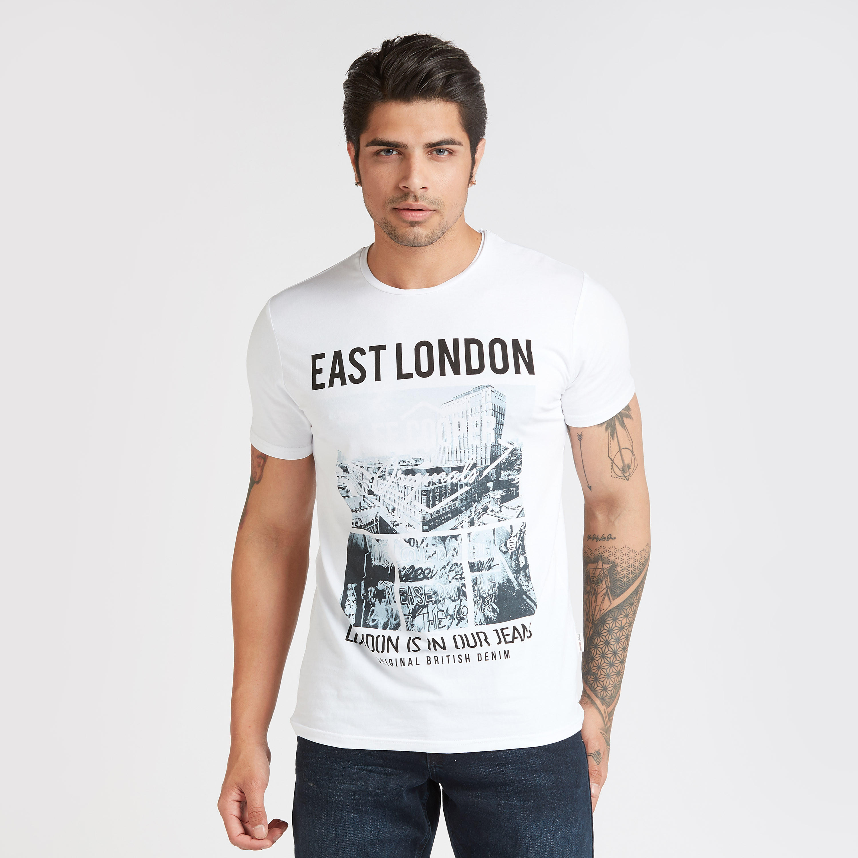 تيشيرت بياقة ضيّقة وأكمام قصيرة وطبعات من لي كوبر-men-clothing-tshirtsandpolos-tshirts-image-1