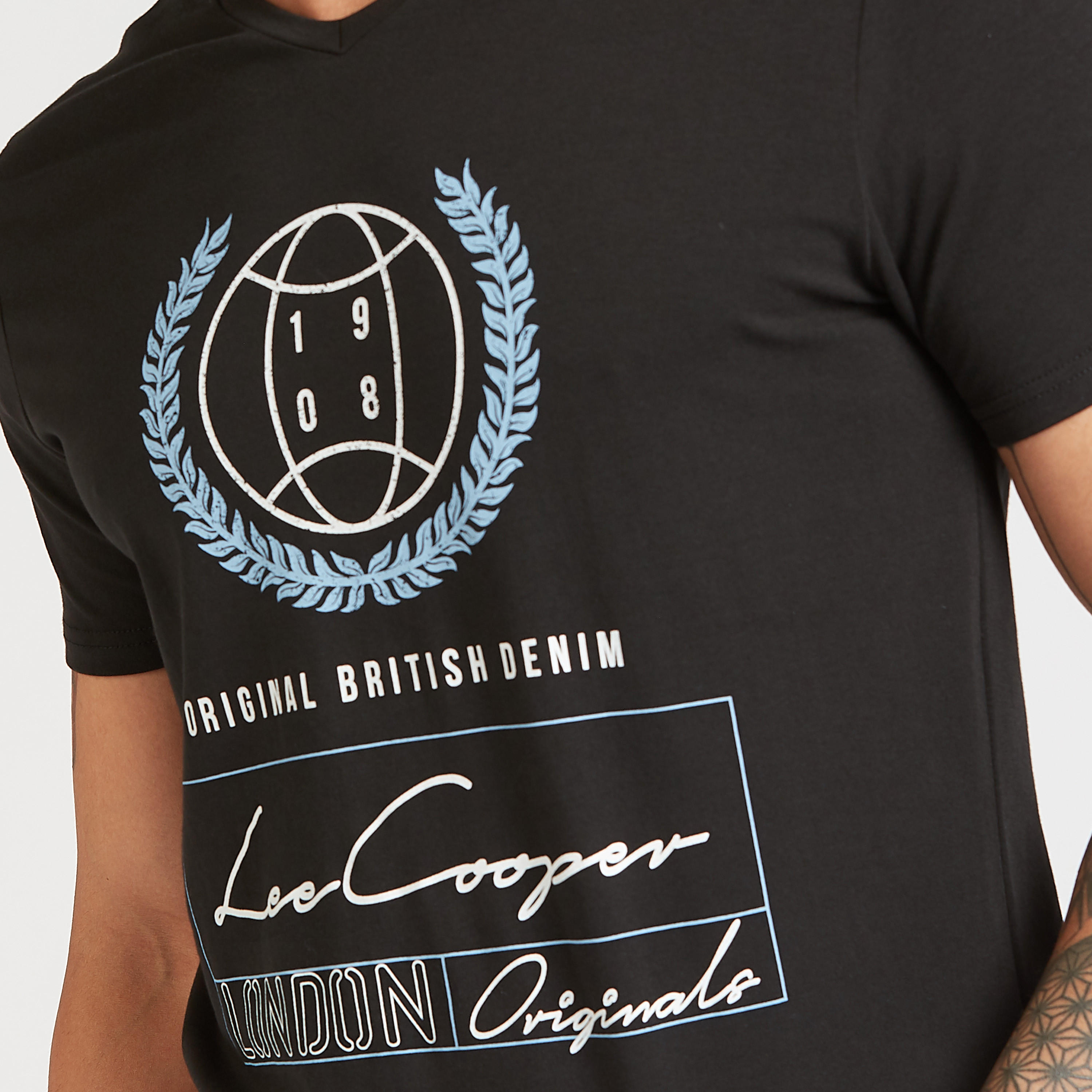 Lee Cooper Printed T-shirt with V-Neck and Short Sleeves-men-clothing-tshirtsandpolos-tshirts-image-3