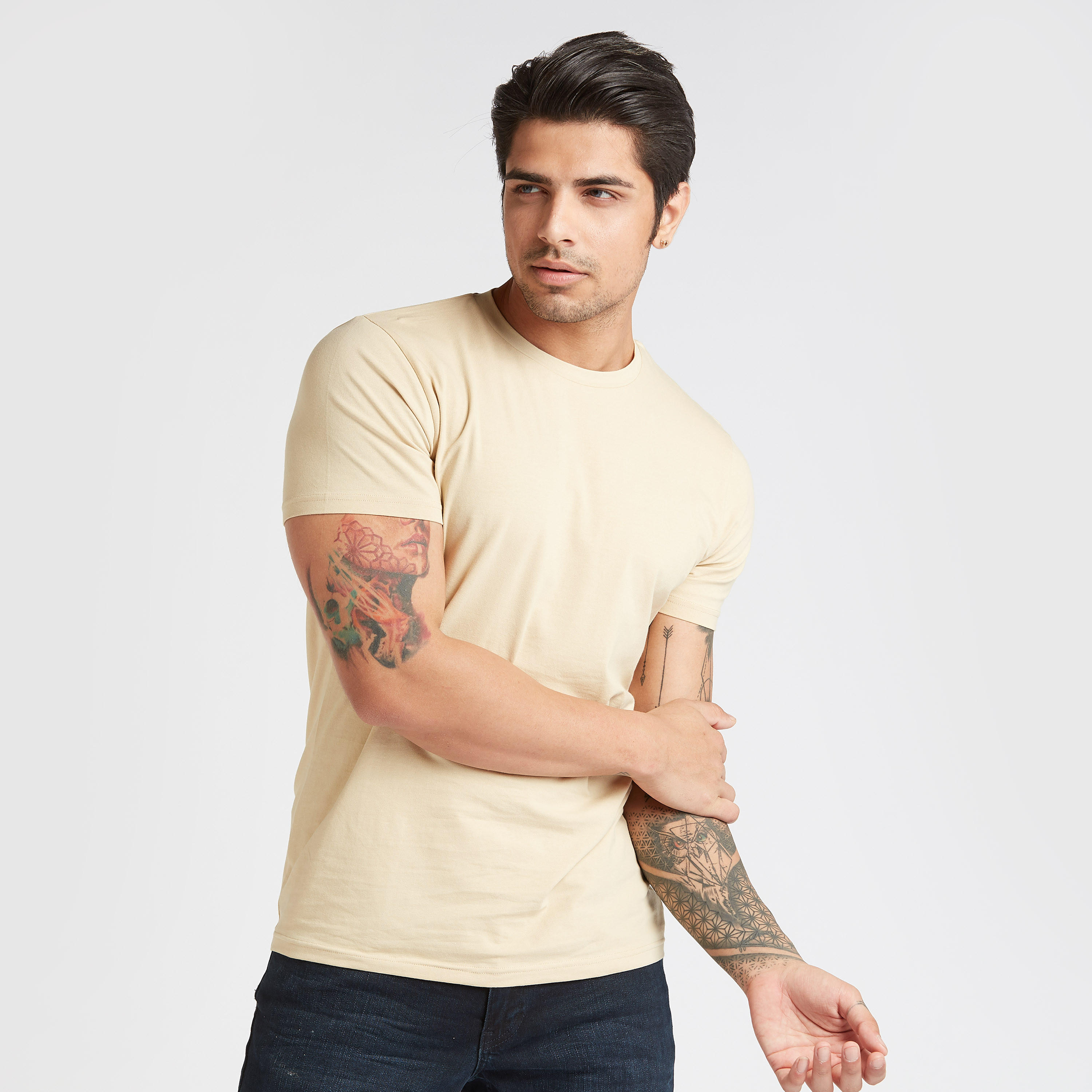 تيشيرت سادة بياقة ضيّقة وأكمام قصيرة من لي كوبر-men-clothing-tshirtsandpolos-tshirts-image-5