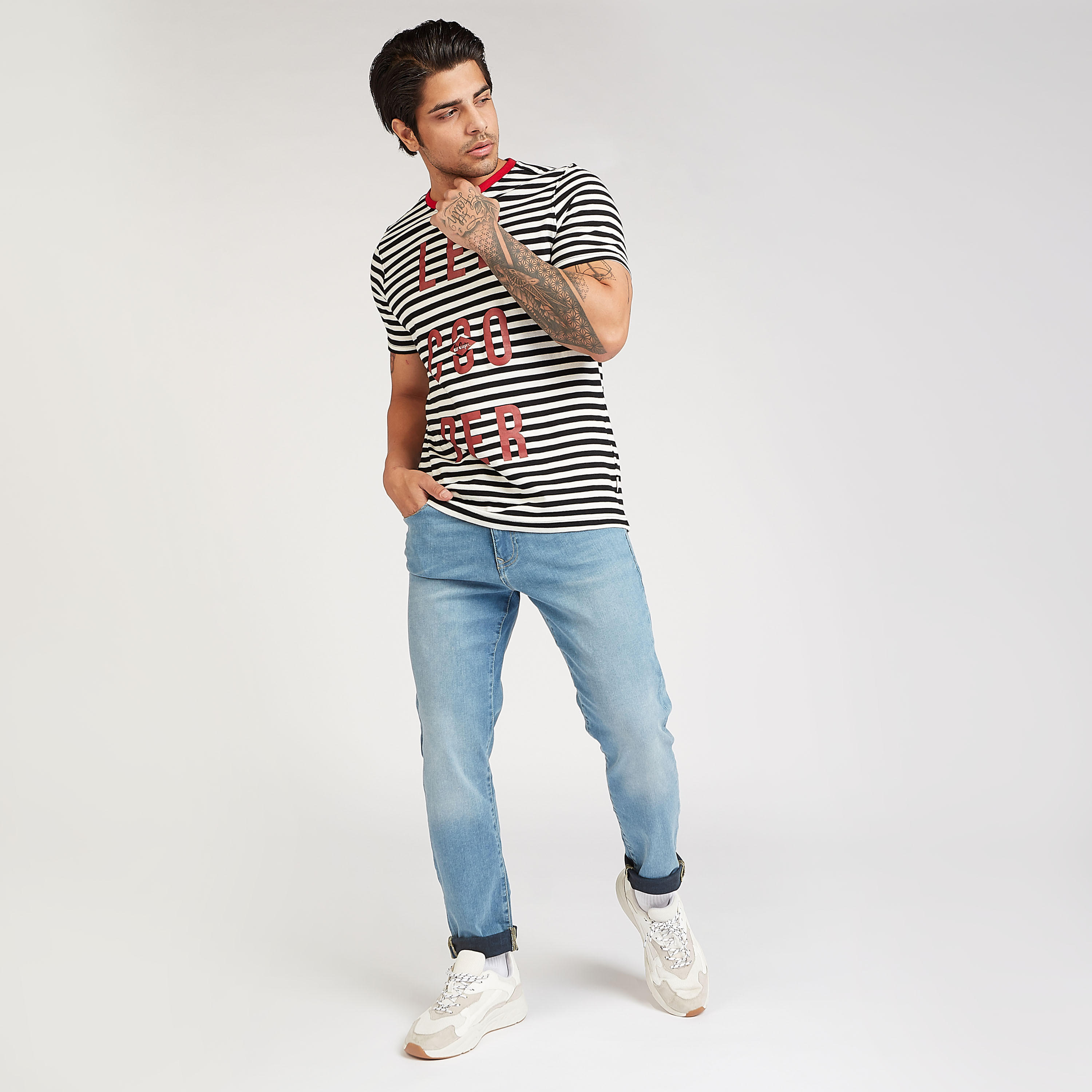 بنطلون جينز سادة بتفاصيل جيوب وحلقات للحزام من لي كوبر-men-clothing-bottoms-jeans-image-4