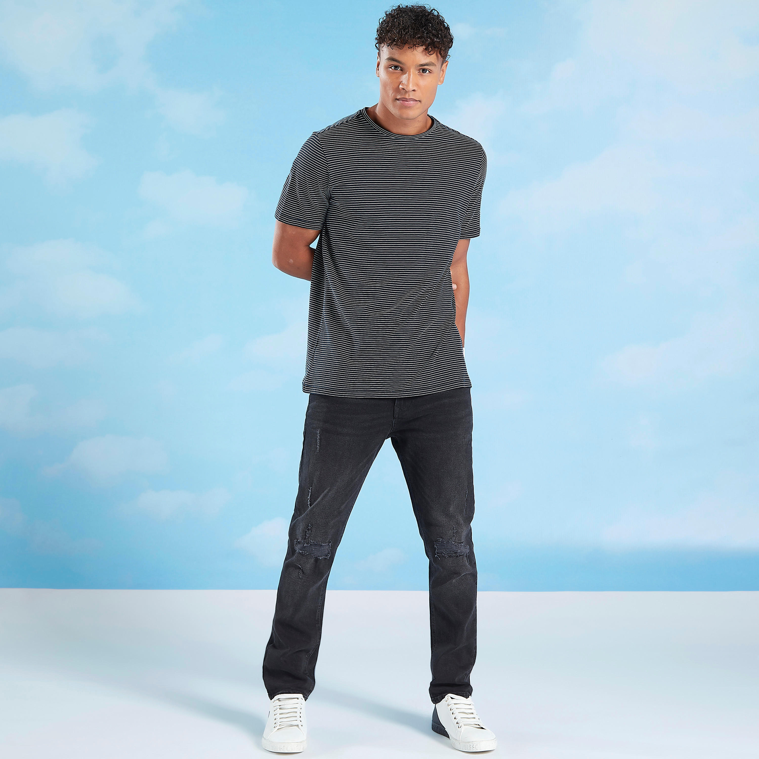 بنطلون جينز سليم فيت ممزق بخصر متوسط الإرتفاع وتفاصيل جيوب من لي كوبر-men-clothing-bottoms-jeans-image-2
