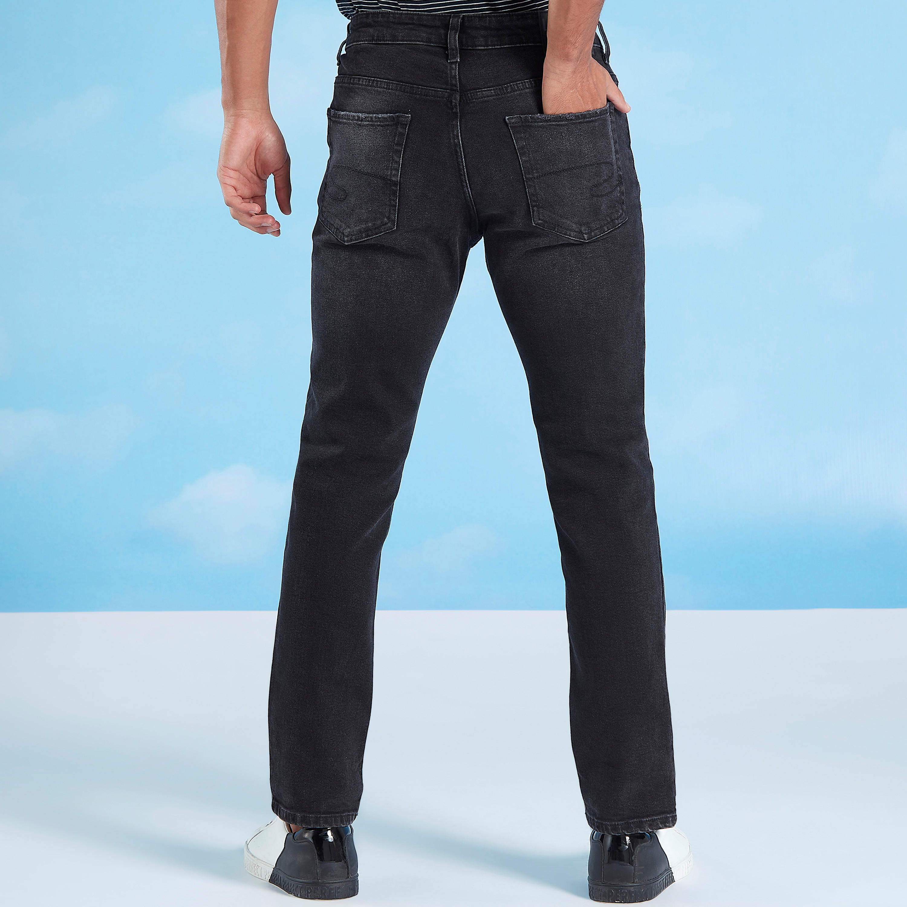 بنطلون جينز سليم فيت ممزق بخصر متوسط الإرتفاع وتفاصيل جيوب من لي كوبر-men-clothing-bottoms-jeans-image-4