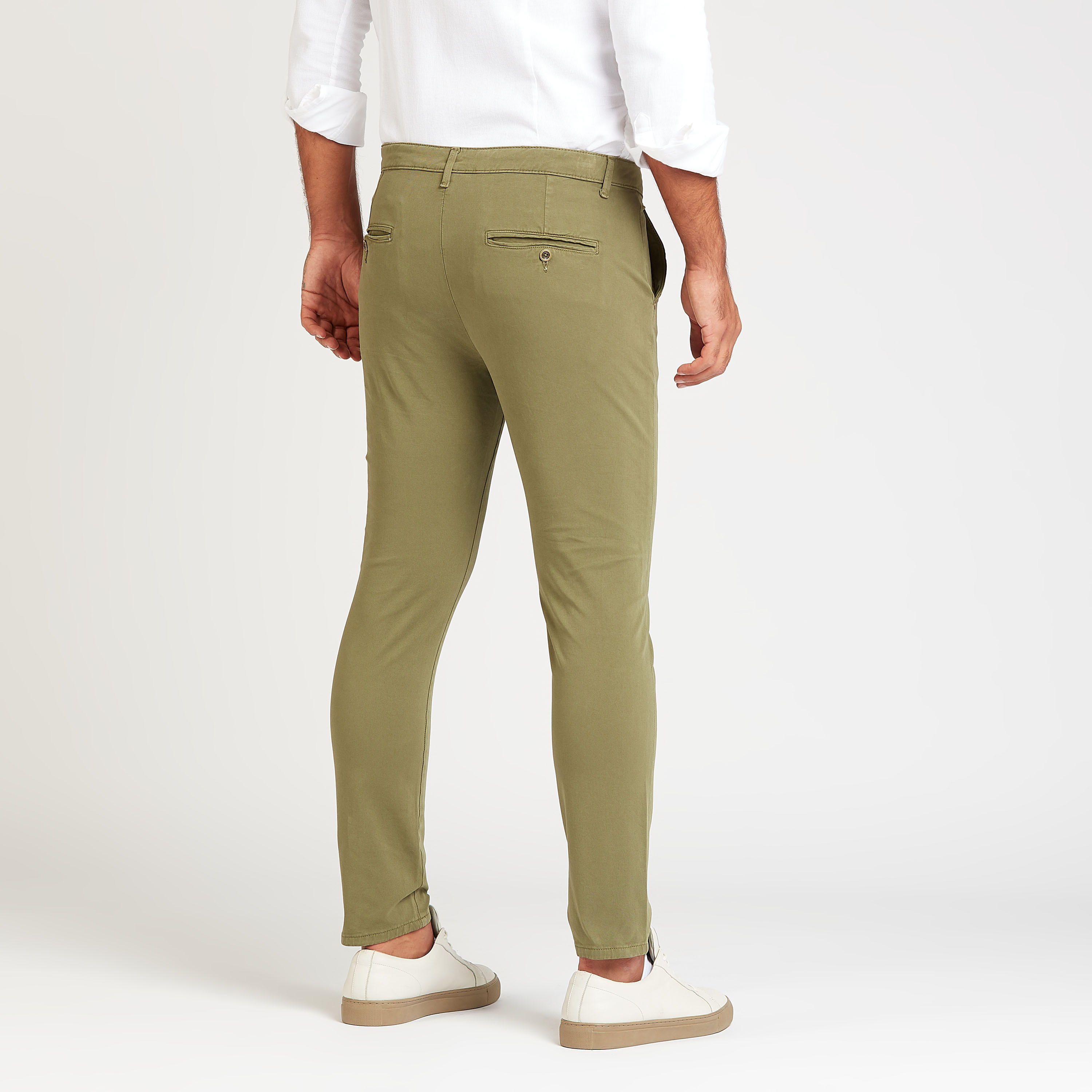 شينو سليم فيت سادة بخصر منخفض وتفاصيل جيوب من لي كوبر-men-clothing-bottoms-trousersandchinos-chinos-image-4