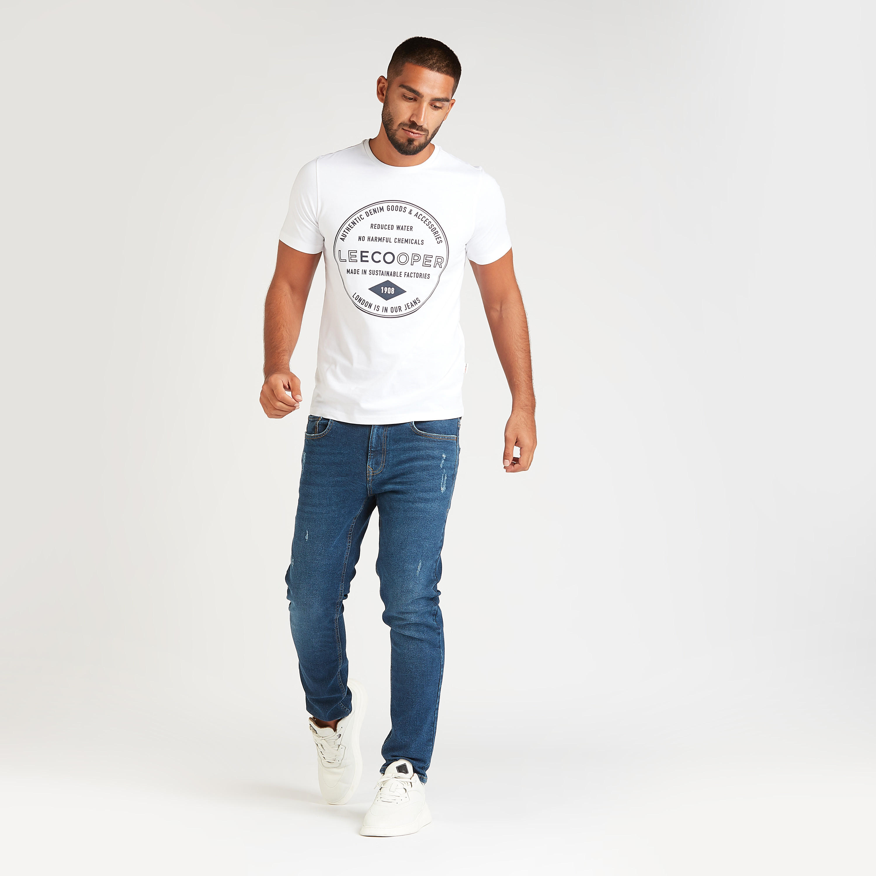 تيشيرت سليم بياقة ضيقة وأكمام قصيرة من لي كوبر-men-clothing-tshirtsandpolos-tshirts-image-2