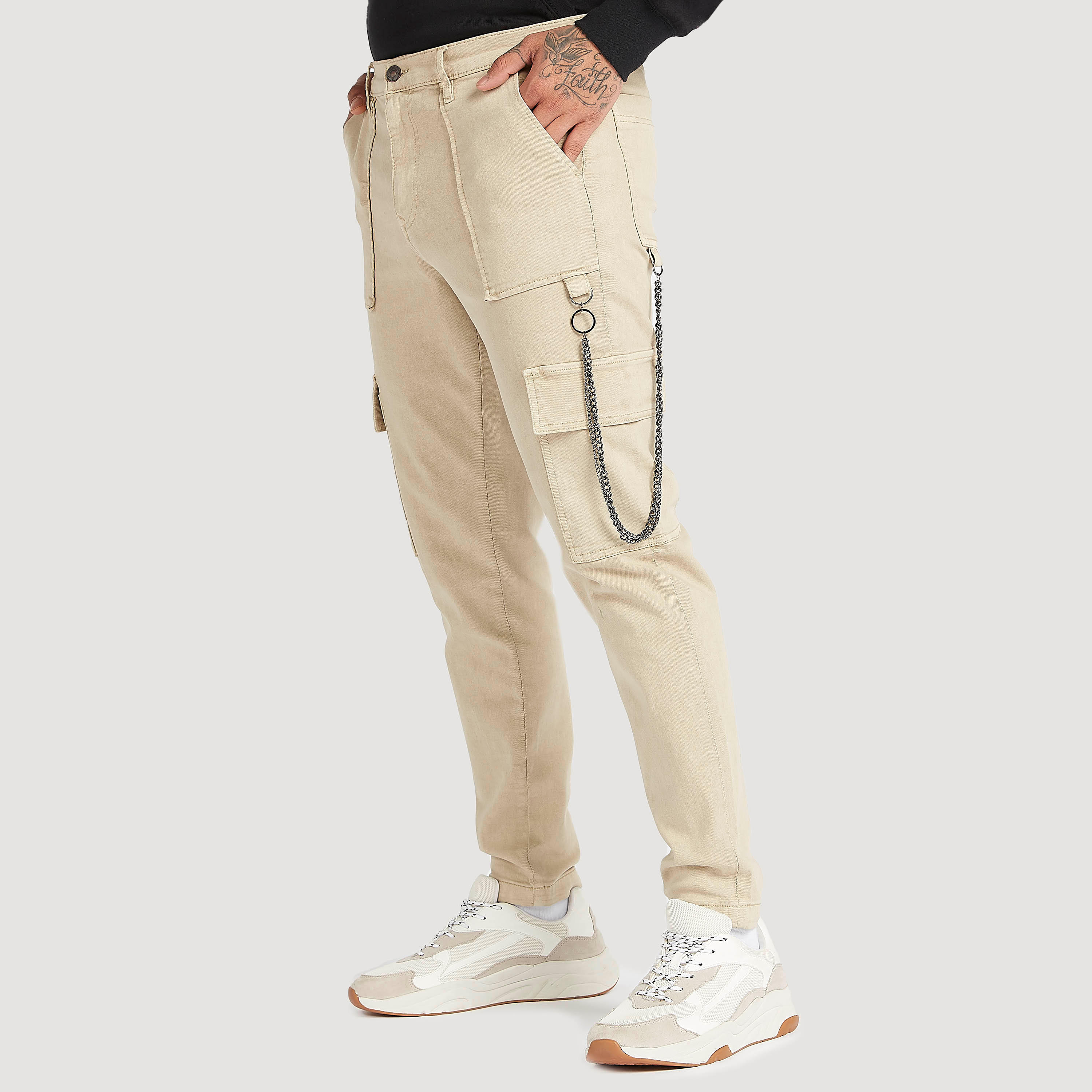 بنطلون كارجو سادة بجيوب وزر إغلاق من لي كوبر-men-clothing-bottoms-trousersandchinos-trousers-image-5