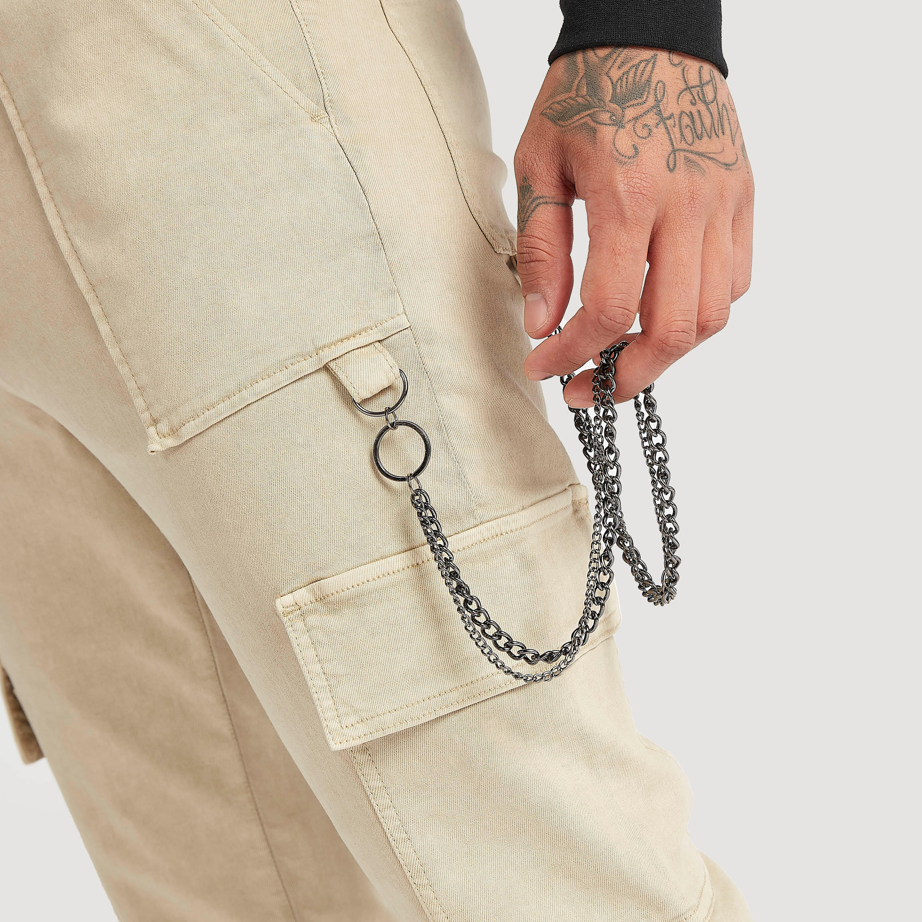 بنطلون كارجو سادة بجيوب وزر إغلاق من لي كوبر-men-clothing-bottoms-trousersandchinos-trousers-image-3