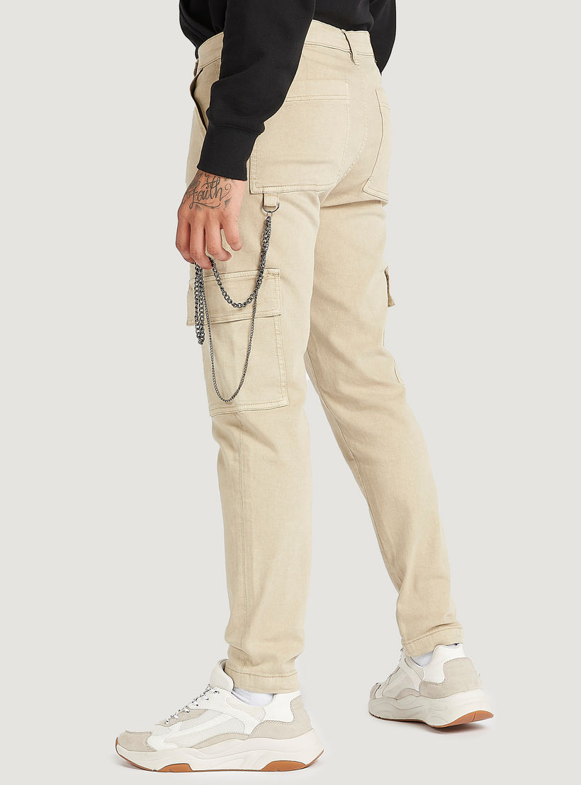 بنطلون كارجو سادة بجيوب وزر إغلاق من لي كوبر-men-clothing-bottoms-trousersandchinos-trousers-image-2