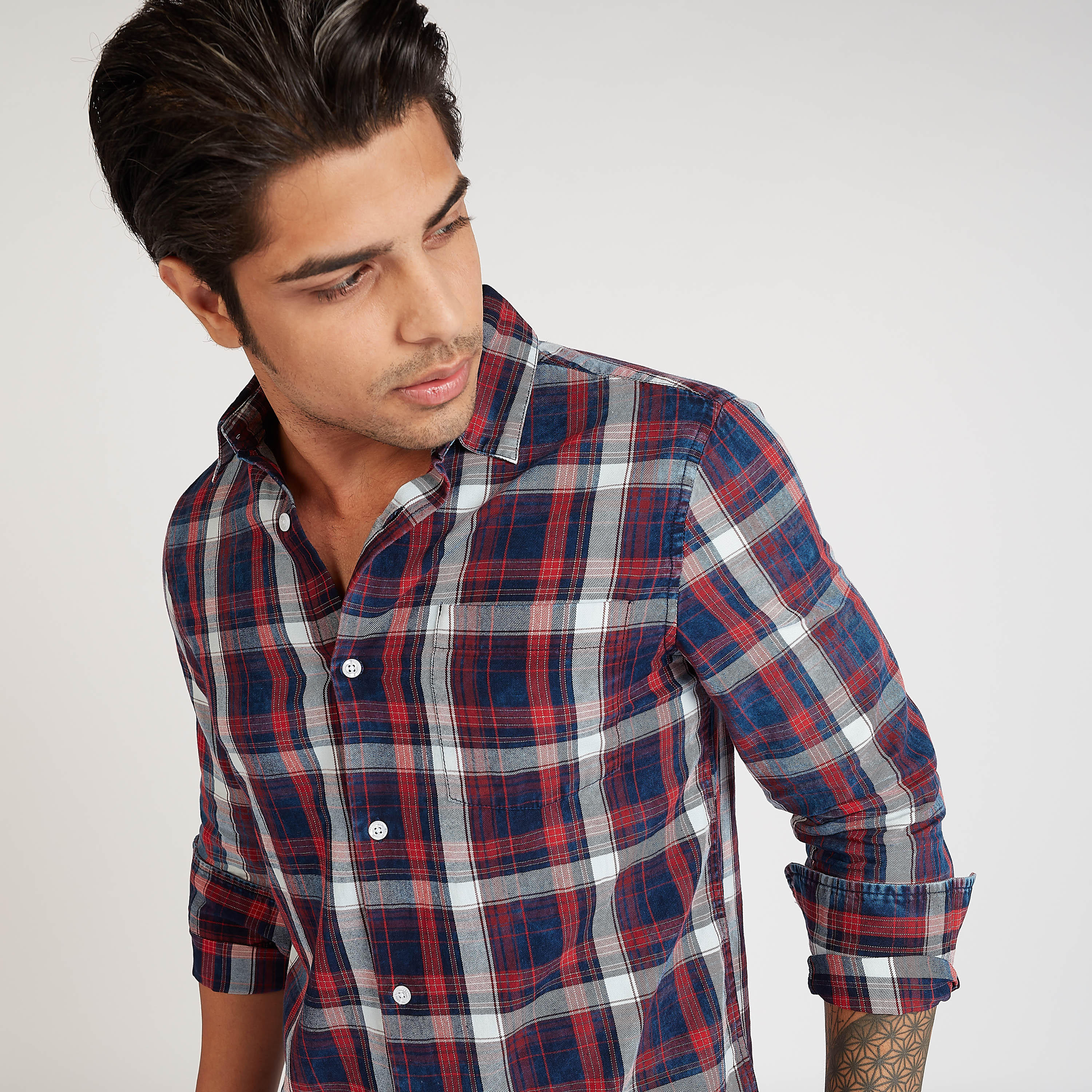 قميص كاروهات سليم بياقة عادية وأكمام طويلة من لي كوبر-men-clothing-shirts-image-3