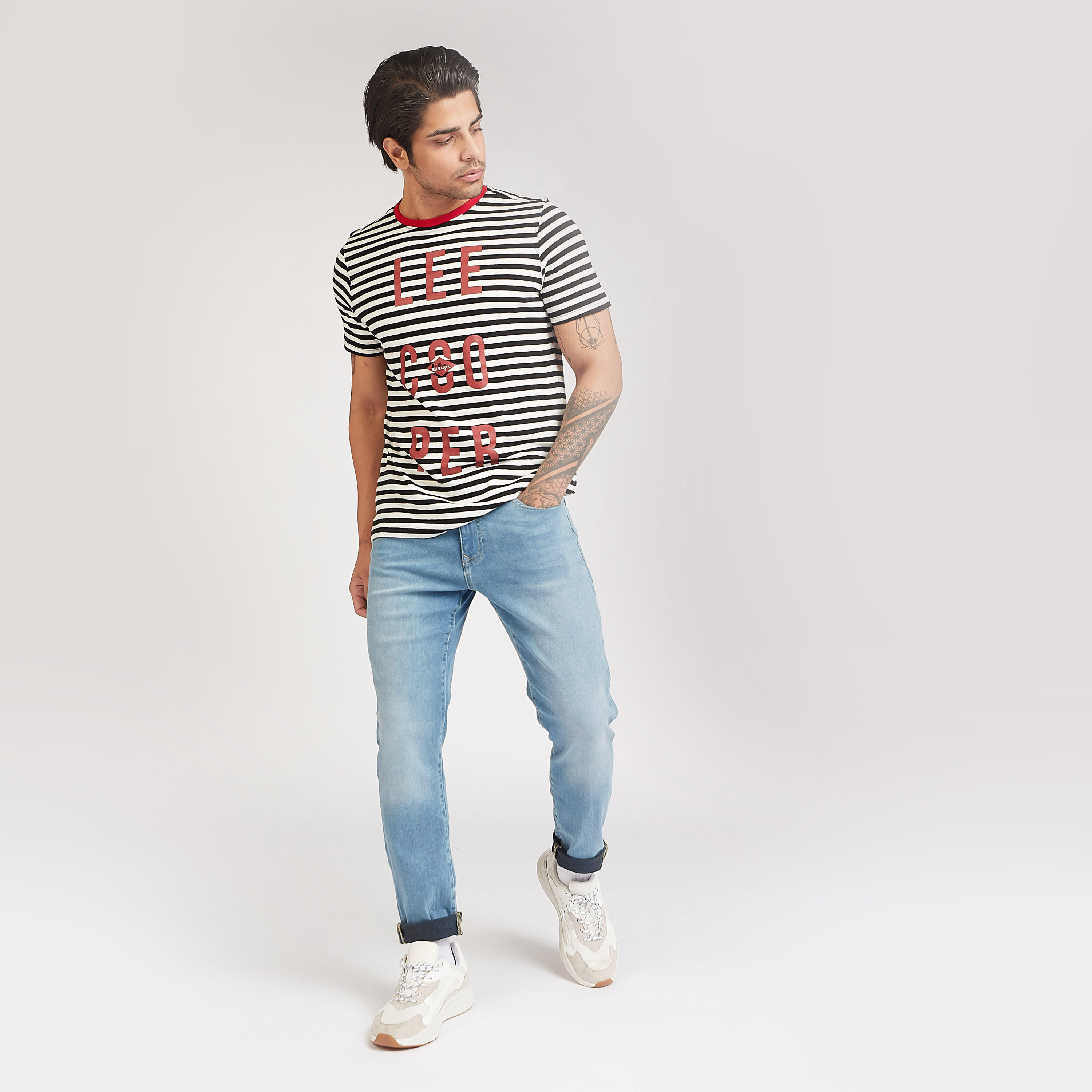تيشيرت سليم مخطط بياقة ضيّقة وأكمام قصيرة-men-clothing-tshirtsandpolos-tshirts-image-3