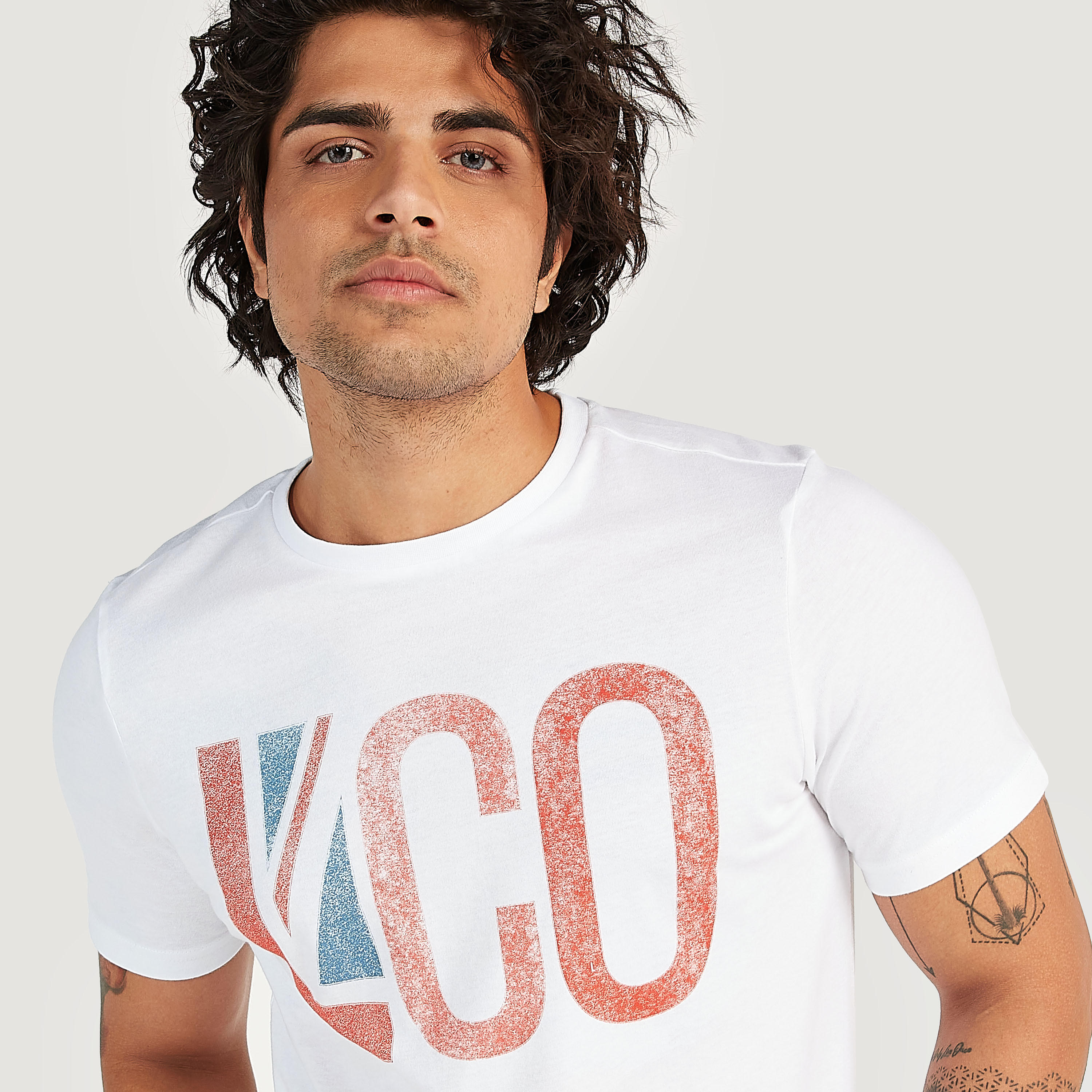 تيشيرت بأكمام قصيرة وطبعات من لي كوبر-men-clothing-tshirtsandpolos-tshirts-image-3