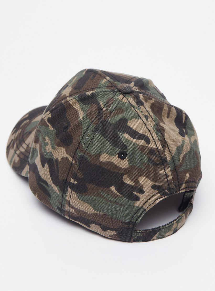 قبعة كاب بطبعات مموهة وإبزيم إغلاق من لي كوبر-men-caps-image-1