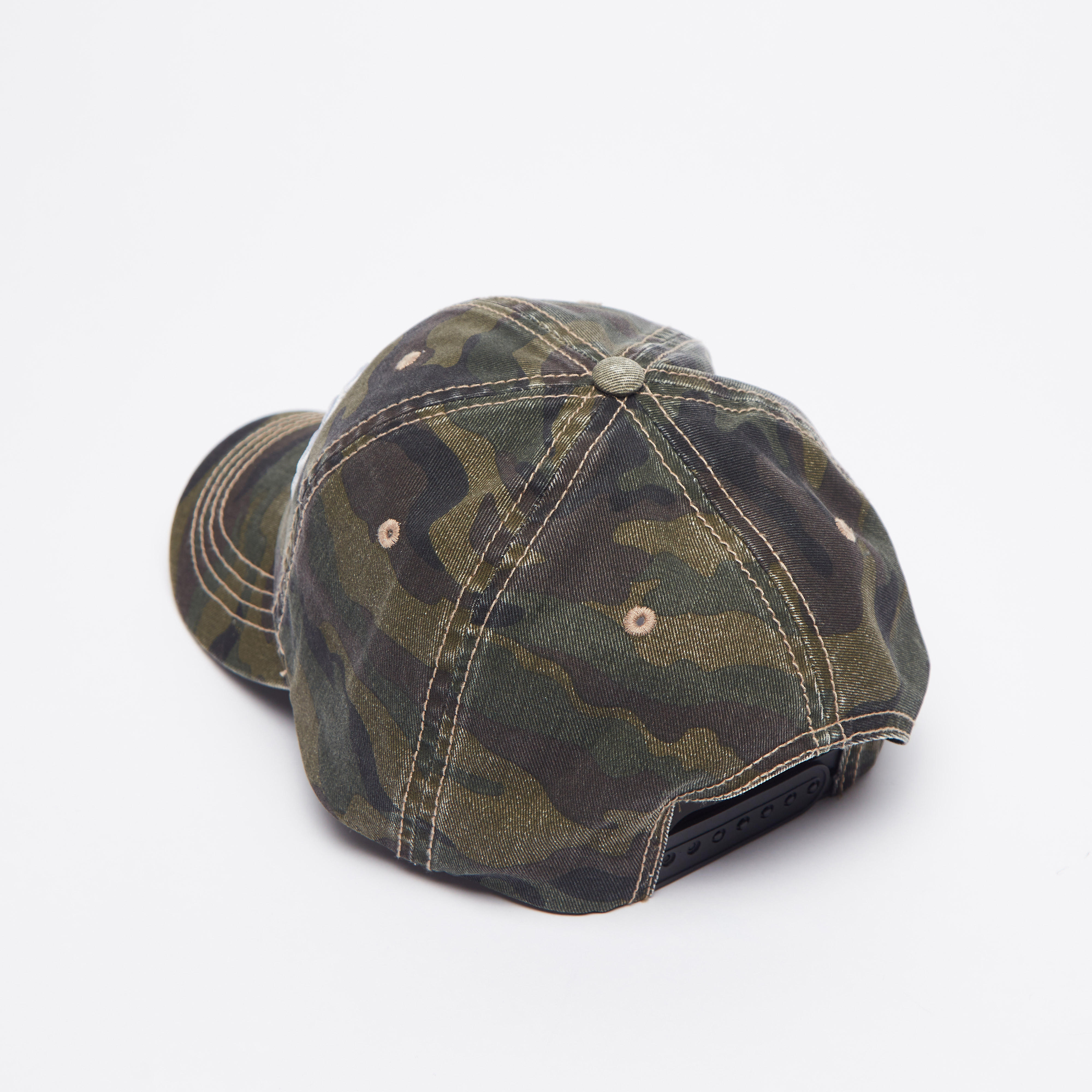 قبعة كاب بطبعات وزر إغلاق من لي كوبر-men-caps-image-1
