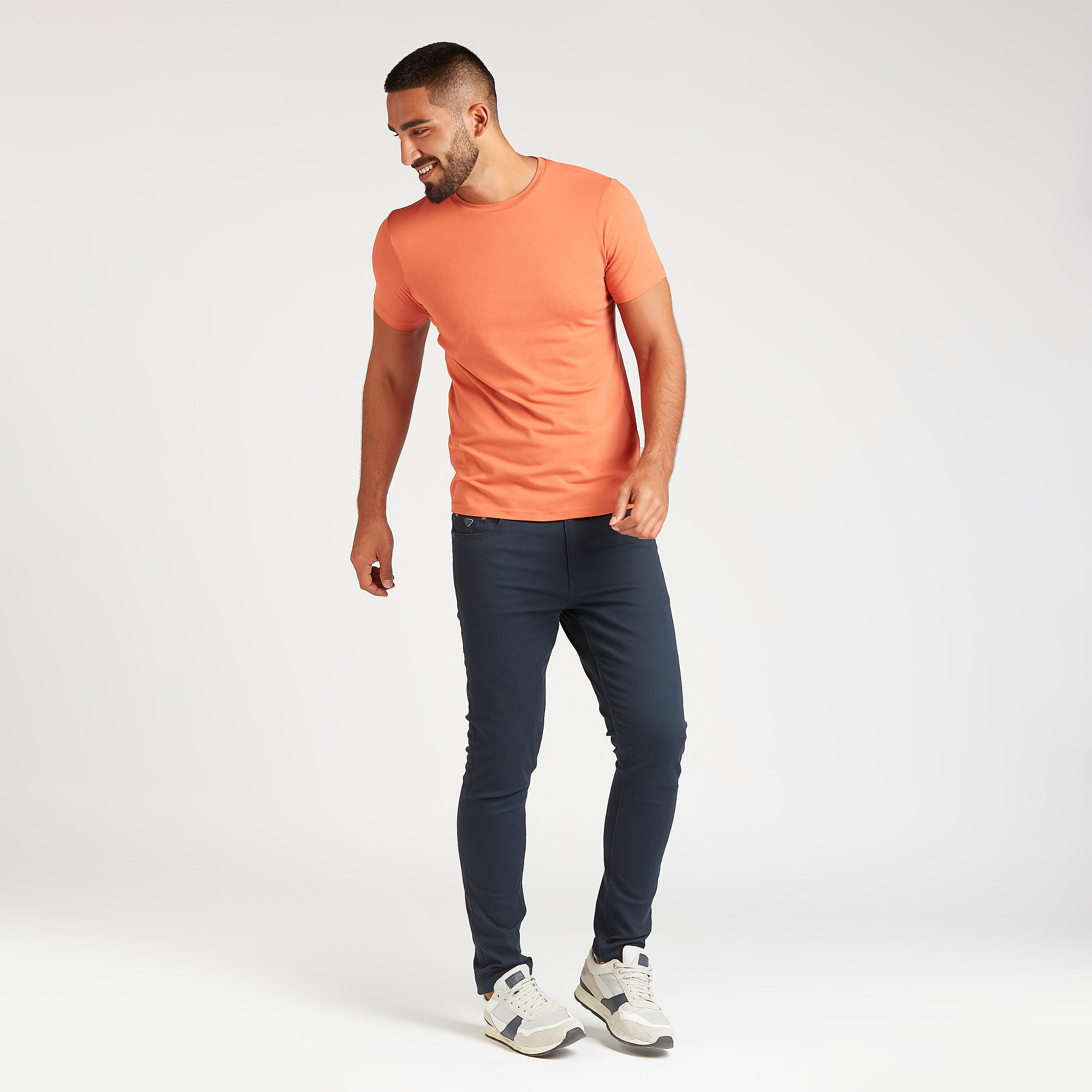 تيشيرت سادة بياقة ضيّقة وأكمام قصيرة-men-clothing-tshirtsandpolos-tshirts-image-3