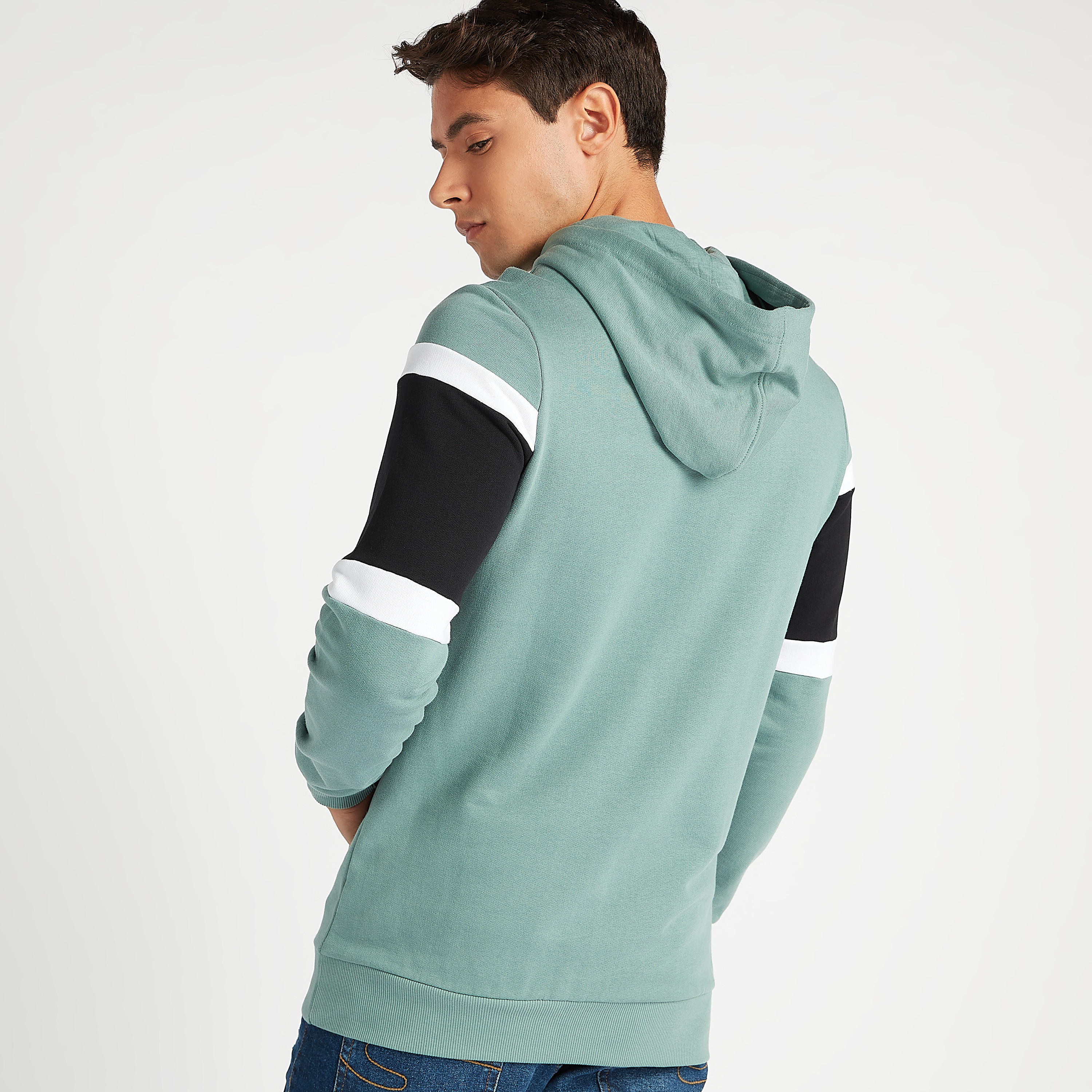 هودي مستدام بطبعات وأكمام طويلة وجيوب من لي كوبر-men-winterwear-hoodiesandsweatshirts-image-4