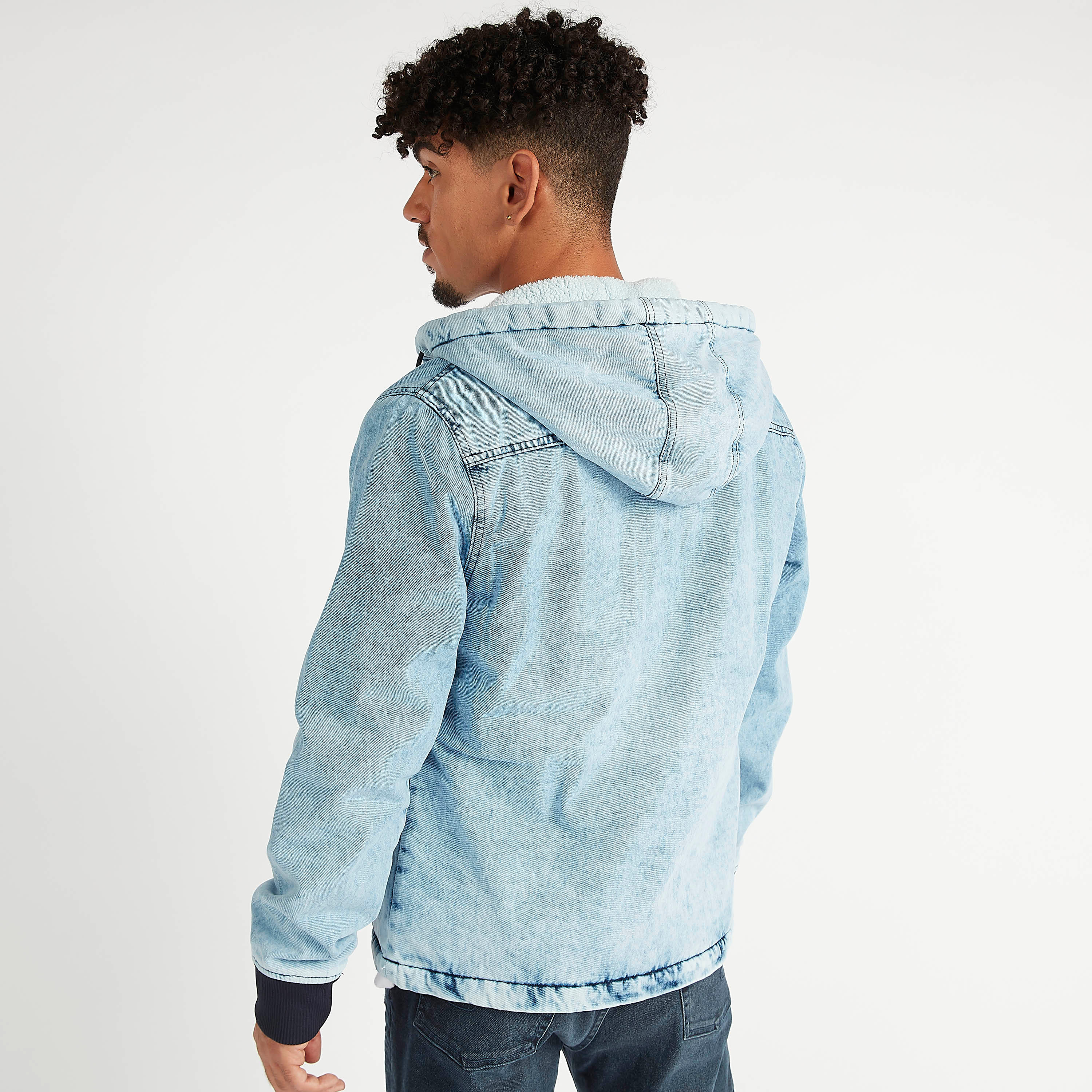 جاكيت مستدام دينم بقبّعة وأكمام طويلة من لي كوبر-men-clothing-jacketsandblazers-jackets-image-5