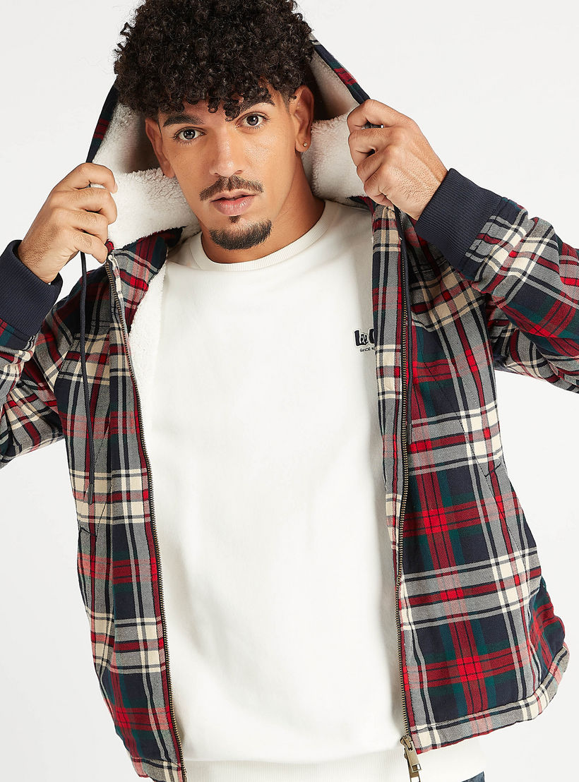 جاكيت مستدام كاروهات بقبّعة وسحّاب إغلاق من لي كوبر-men-clothing-jacketsandblazers-jackets-image-5