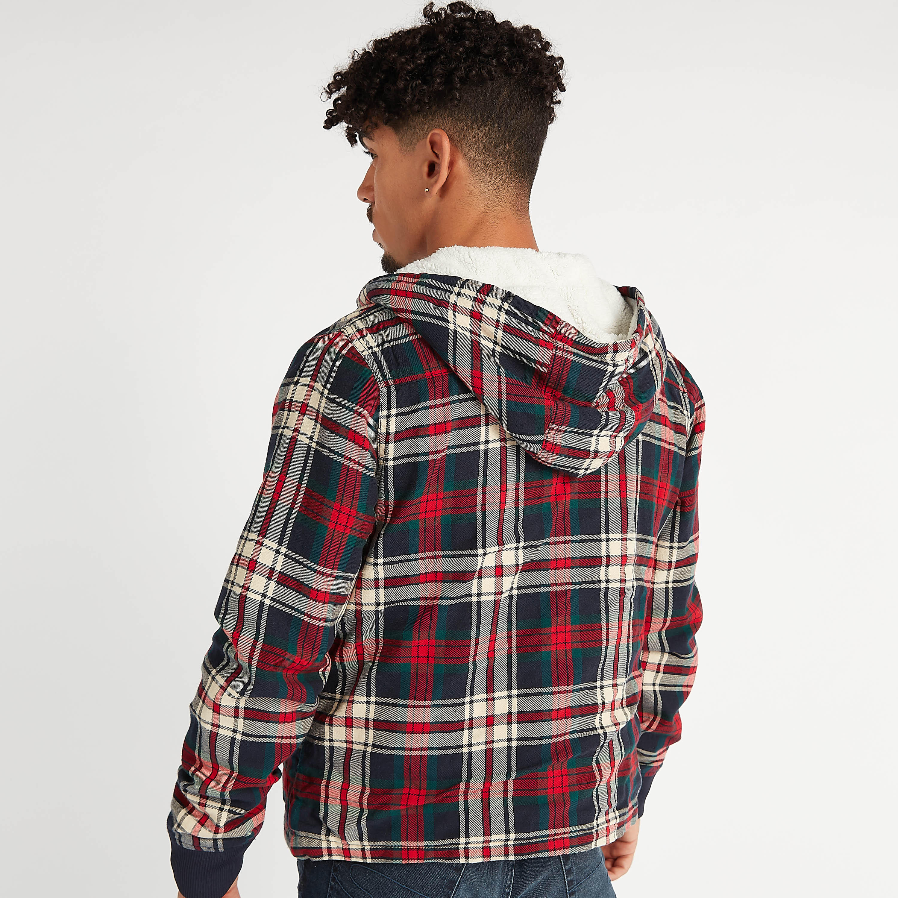 جاكيت مستدام كاروهات بقبّعة وسحّاب إغلاق من لي كوبر-men-clothing-jacketsandblazers-jackets-image-2